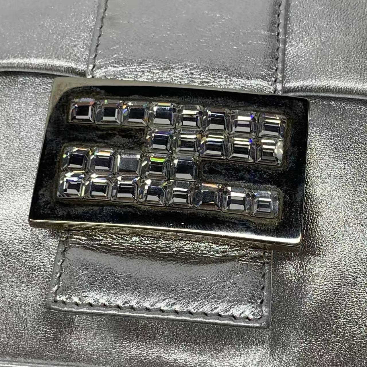 FENDI Baguette Silver Lambskin Leather Crystal Buckle Shoulder Bag For Sale 5