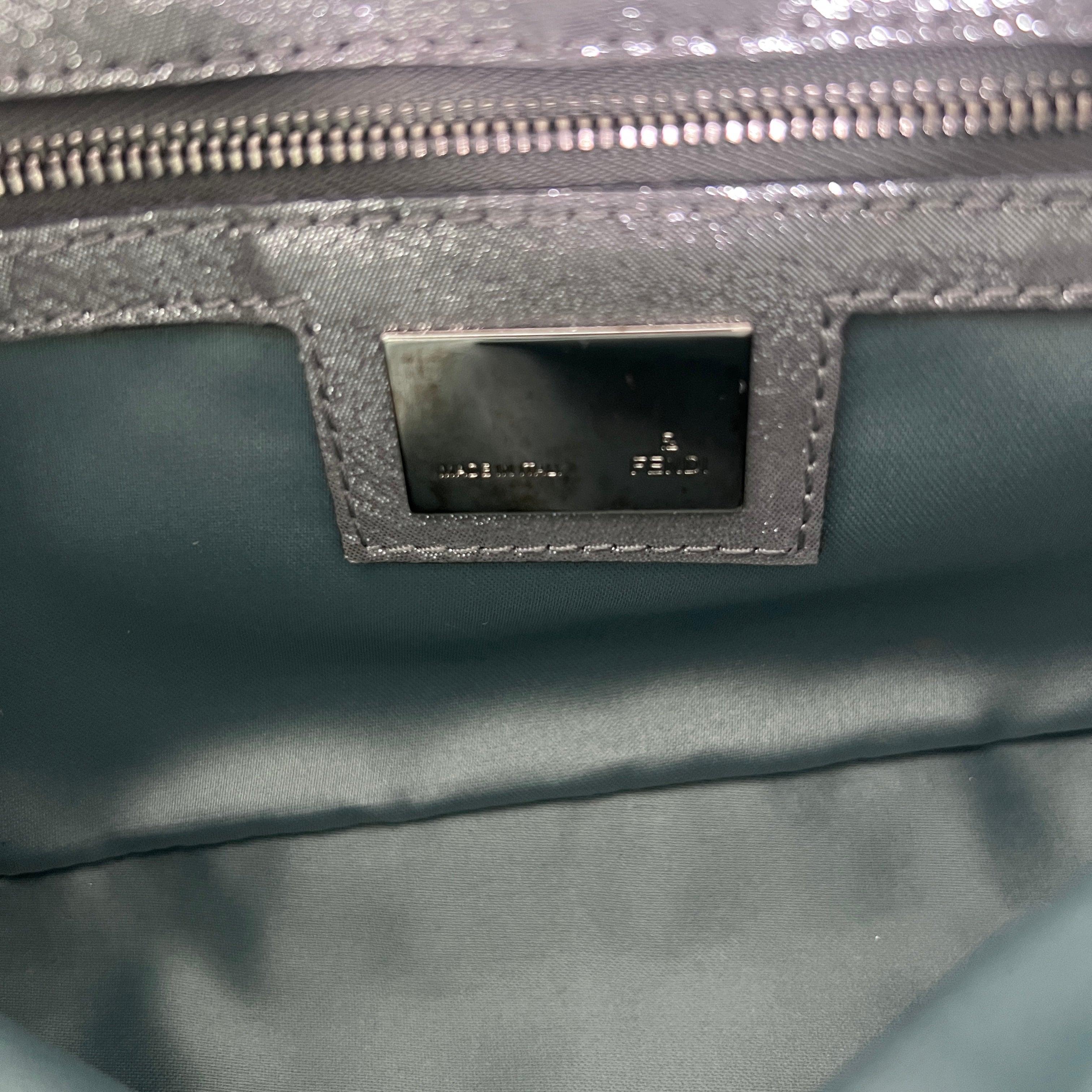Fendi Baguette Silver Leather Shoulder Bag en vente 6