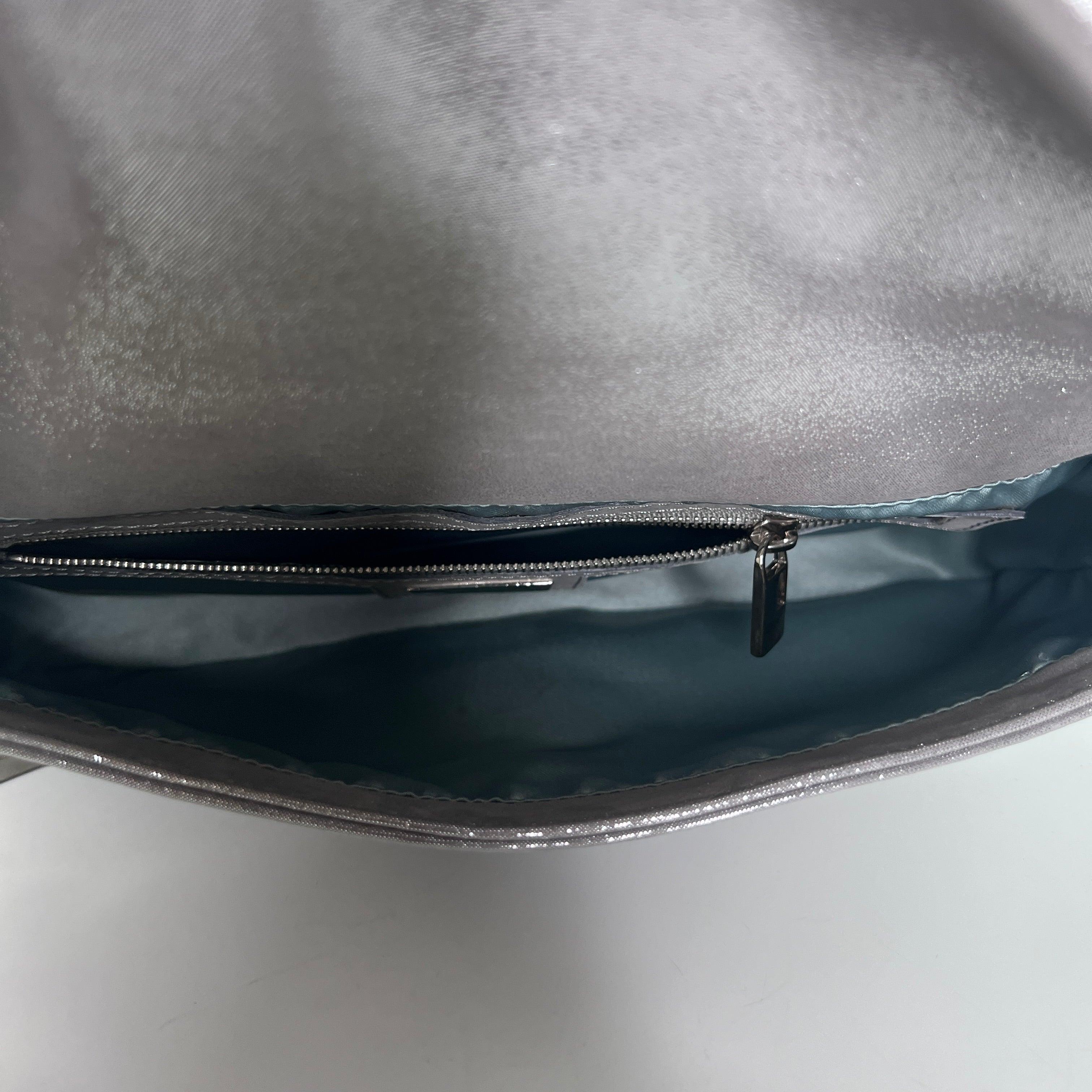 Fendi Baguette Silver Leather Shoulder Bag en vente 4