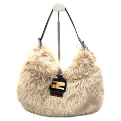 Fendi Baguette Soft Beige Fluffy Fur Shoulder Bag Fendi Baguette Soft Beige Fluffy Fur Shoulder Bag
