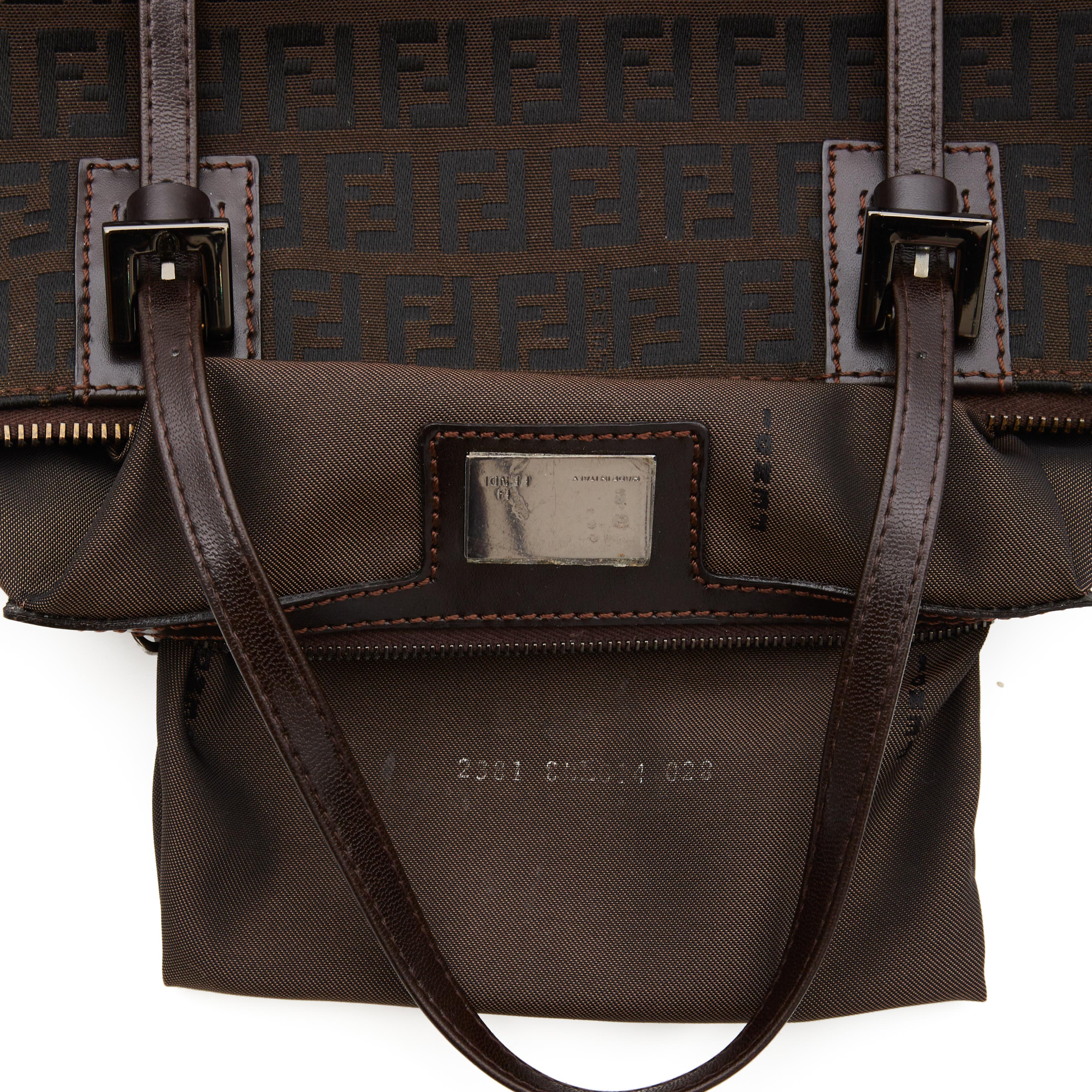 Fendi Baguette Toile Zucca Brown Monogram Handbag (8BL014) In Excellent Condition In Montreal, Quebec