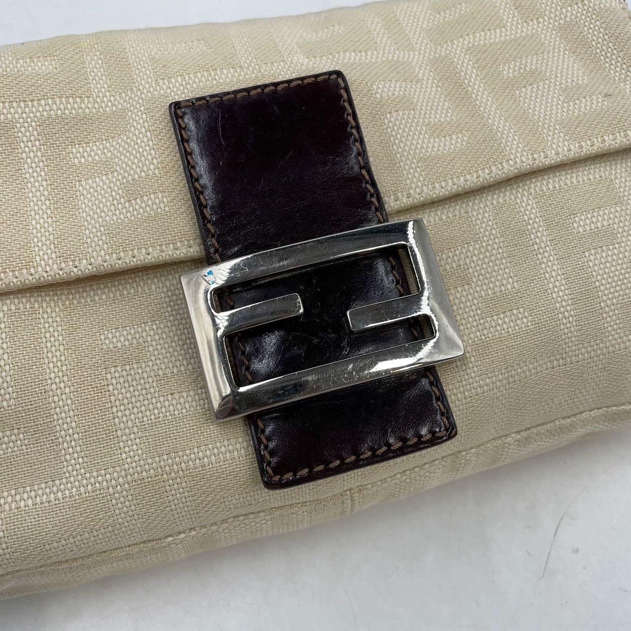 Fendi Baguette Vintage Beige Canvas Zucca Print Shoulder Bag For Sale 10