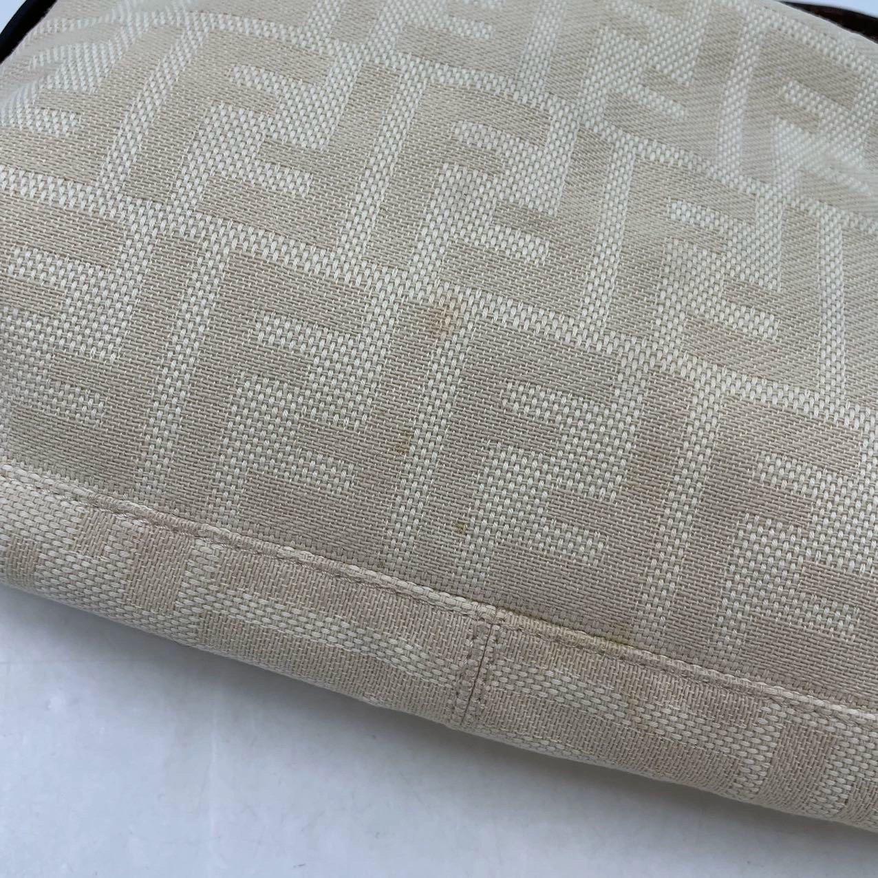 Fendi Baguette Vintage Beige Canvas Zucca Print Shoulder Bag For Sale 12