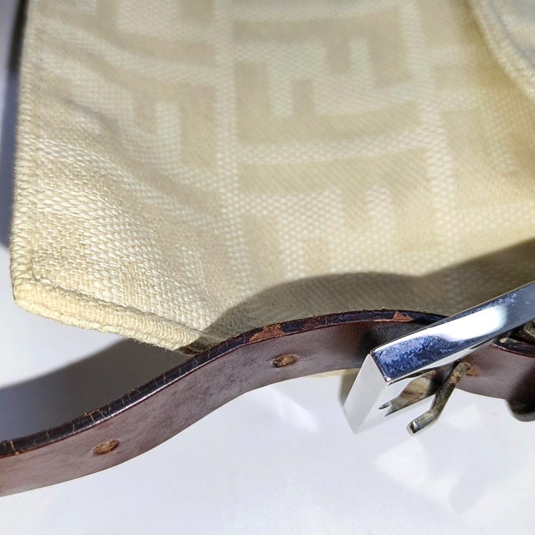 Fendi Baguette Vintage Beige Canvas Zucca Print Shoulder Bag For Sale 14