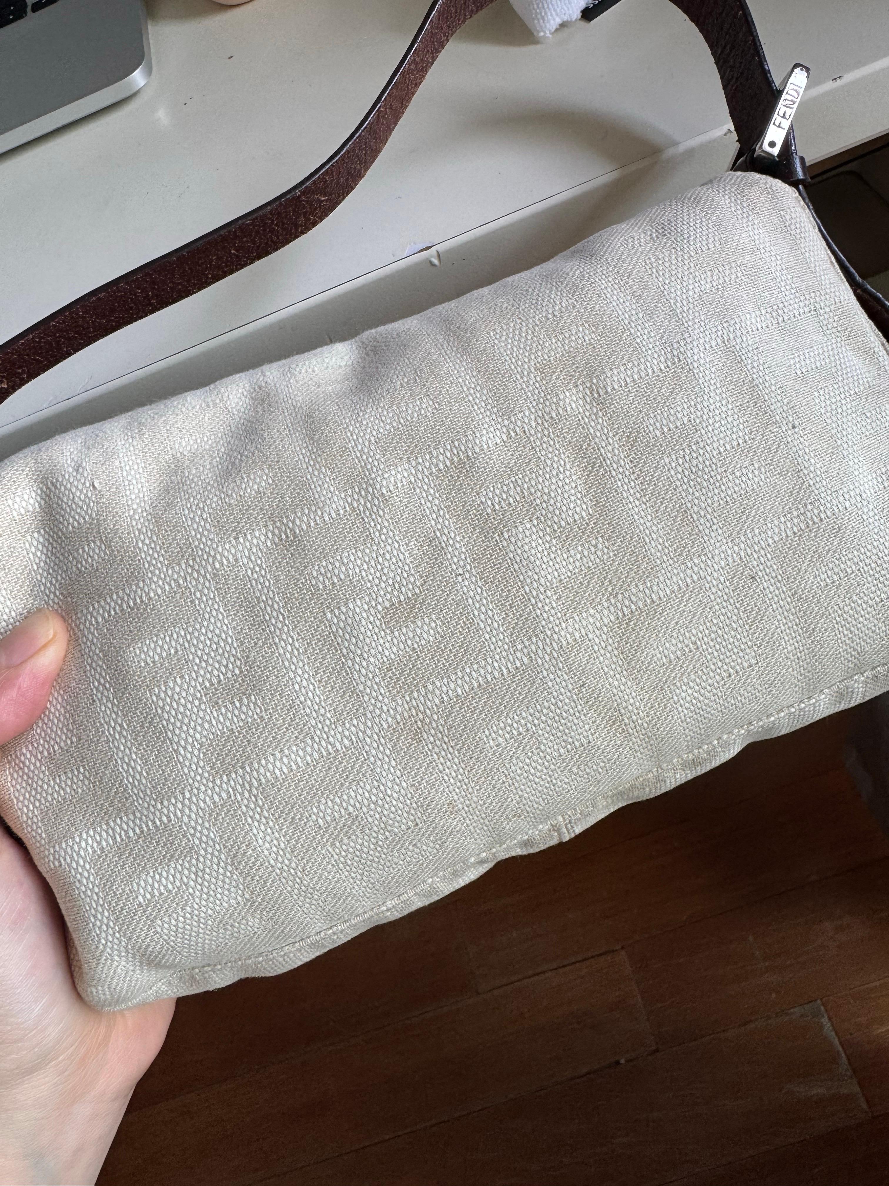 Fendi Baguette Vintage Beige Canvas Zucca Print Shoulder Bag For Sale 15