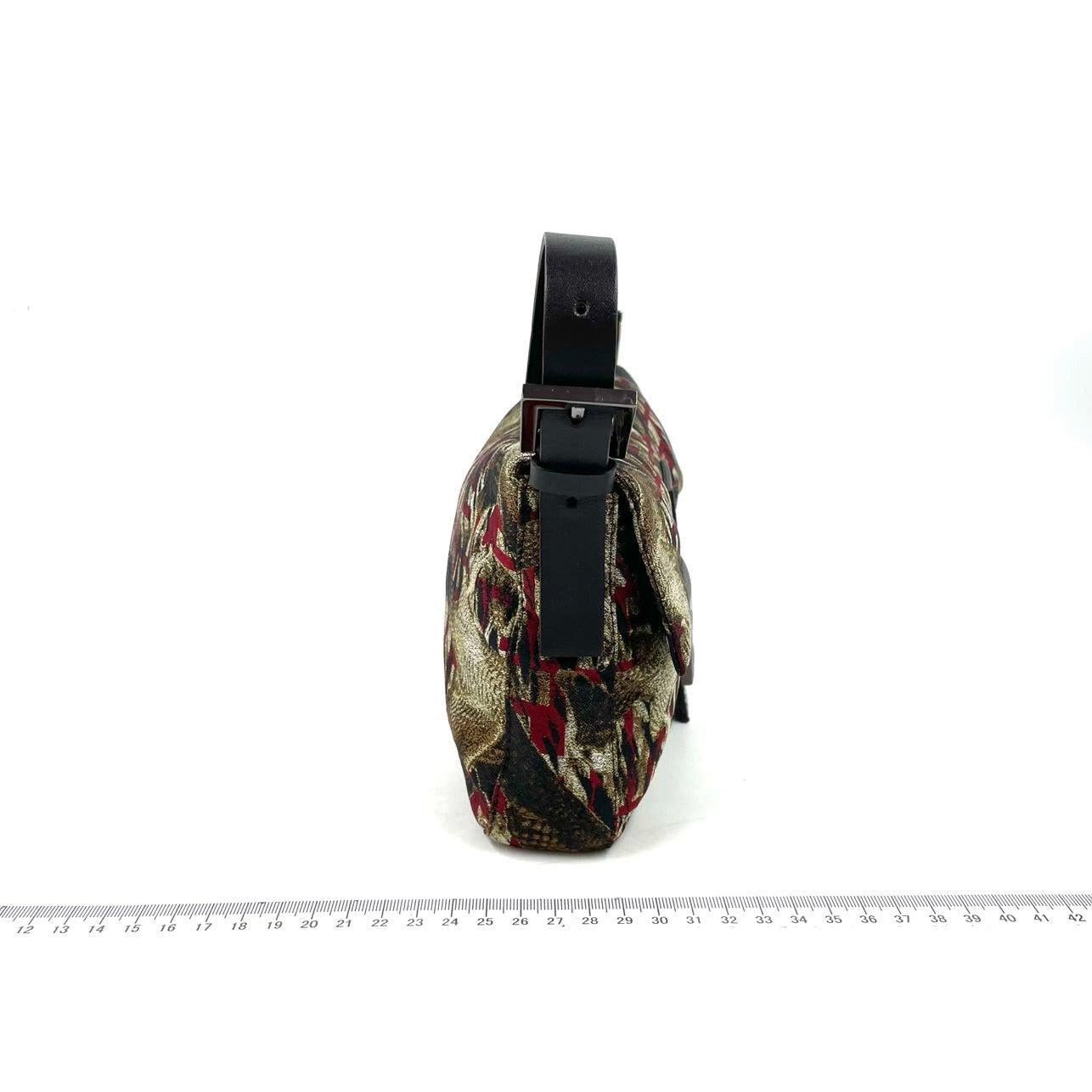 FENDI Baguette Vintage Bird Printed Multicolor Canvas Shoulder Bag In Good Condition For Sale In AUBERVILLIERS, FR