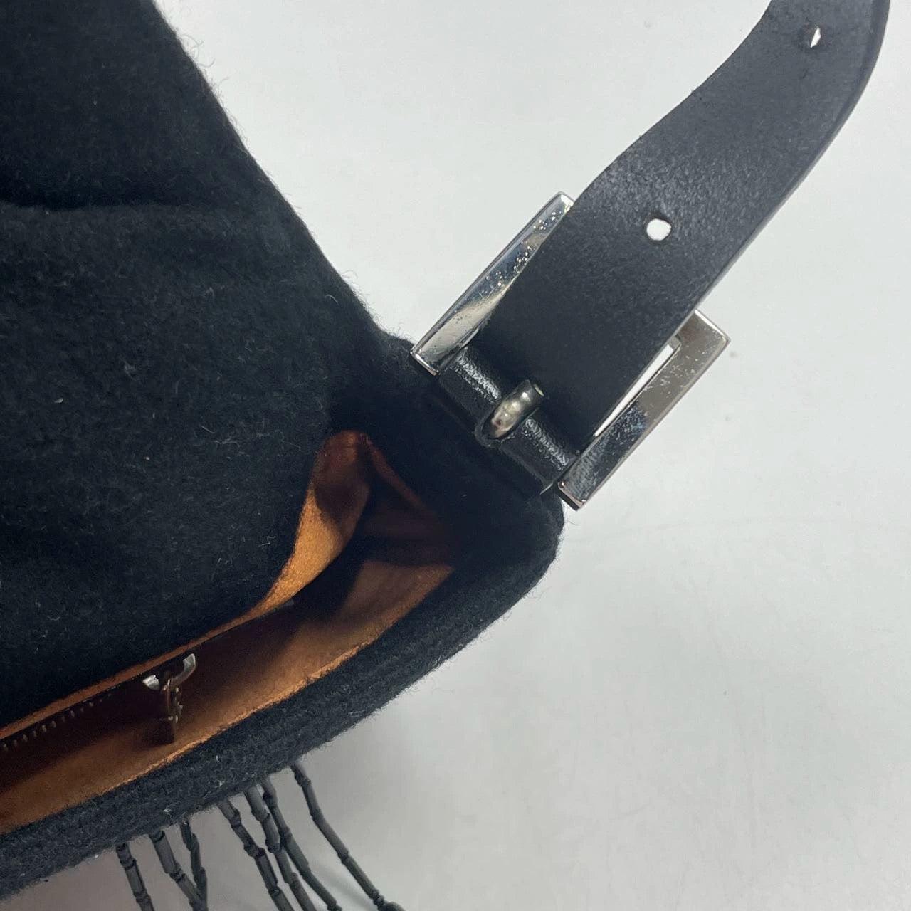 Bolso bandolera Fendi Baguette Vintage negro con cuentas en negro 11