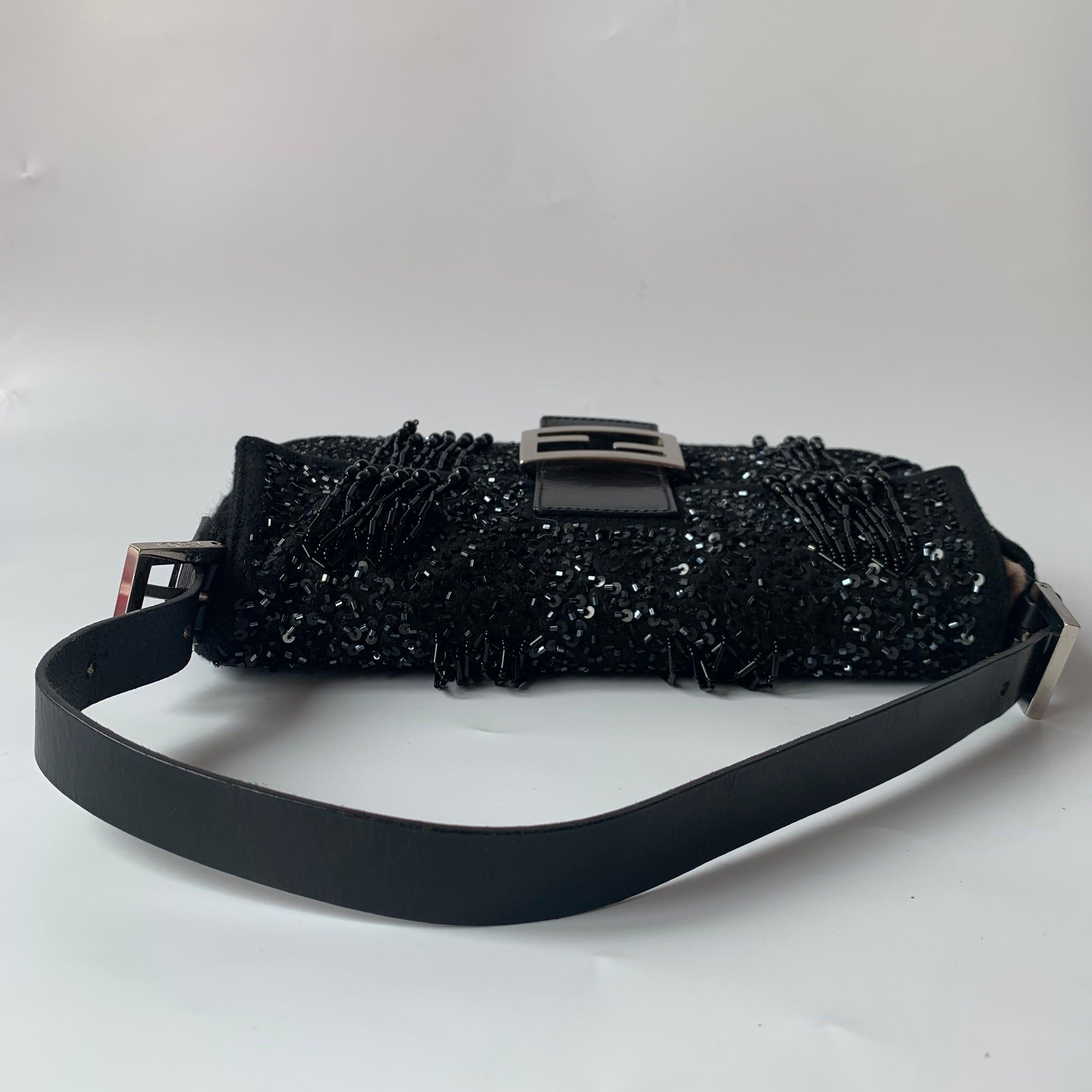 Fendi Baguette Vintage Black Beaded Tussle On Black Shoulder Bag In Excellent Condition In AUBERVILLIERS, FR