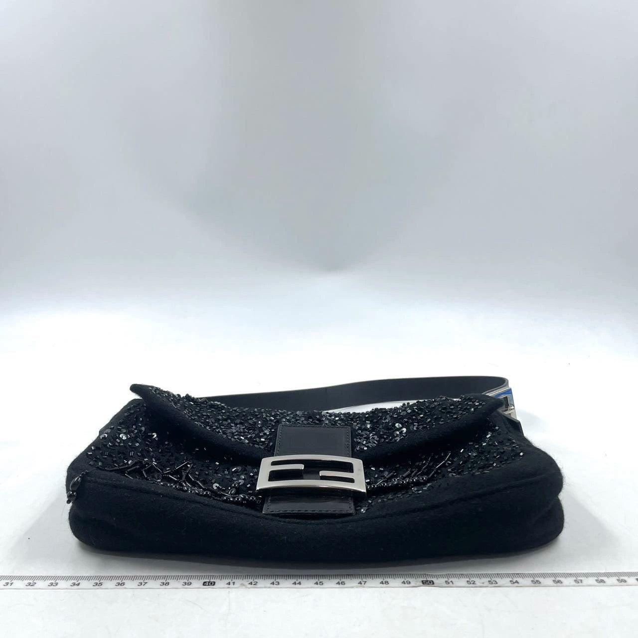 Bolso bandolera Fendi Baguette Vintage negro con cuentas en negro 2
