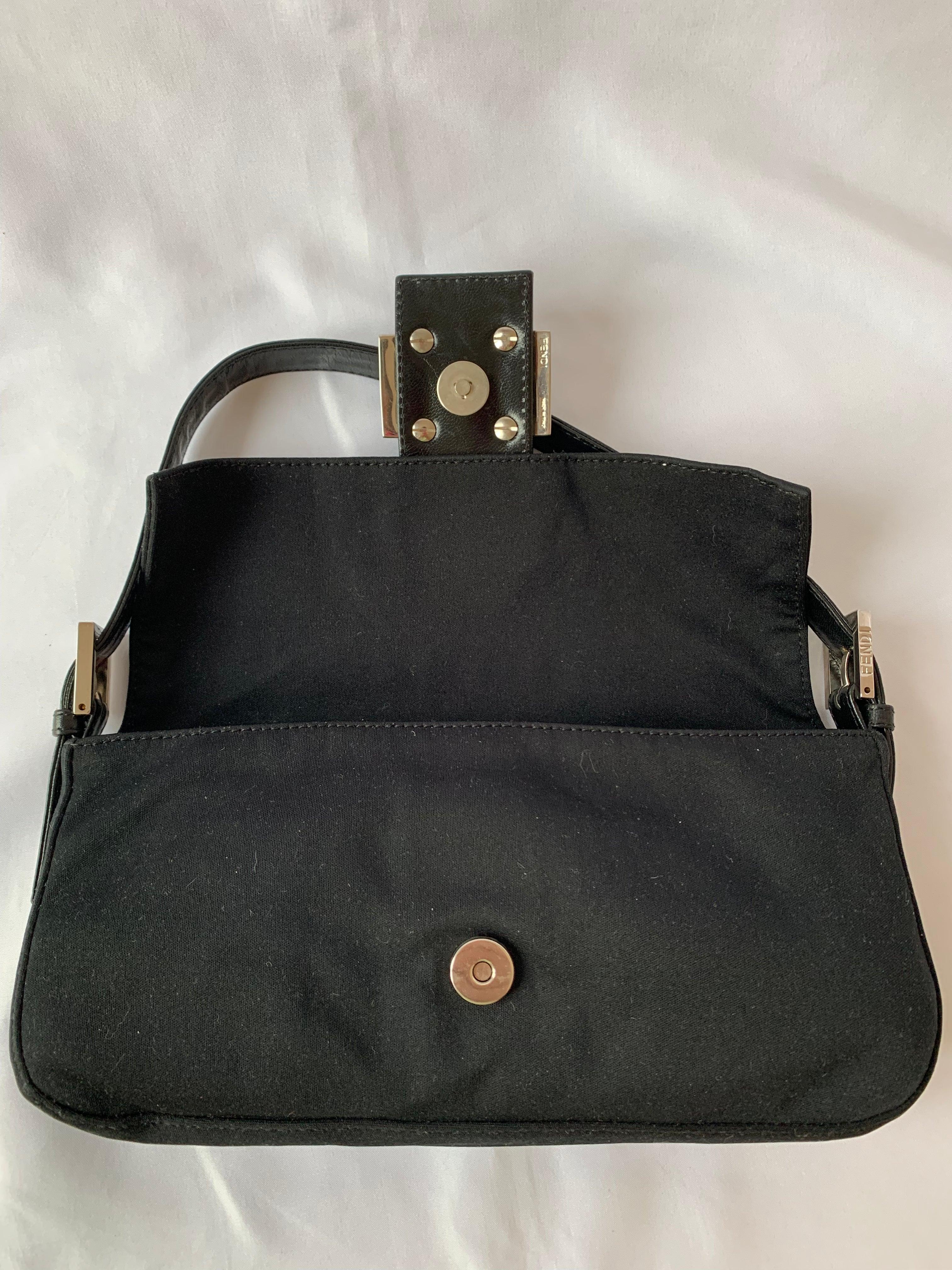 FENDI Baguette Vintage Tela Negra Herrajes Plateados 5