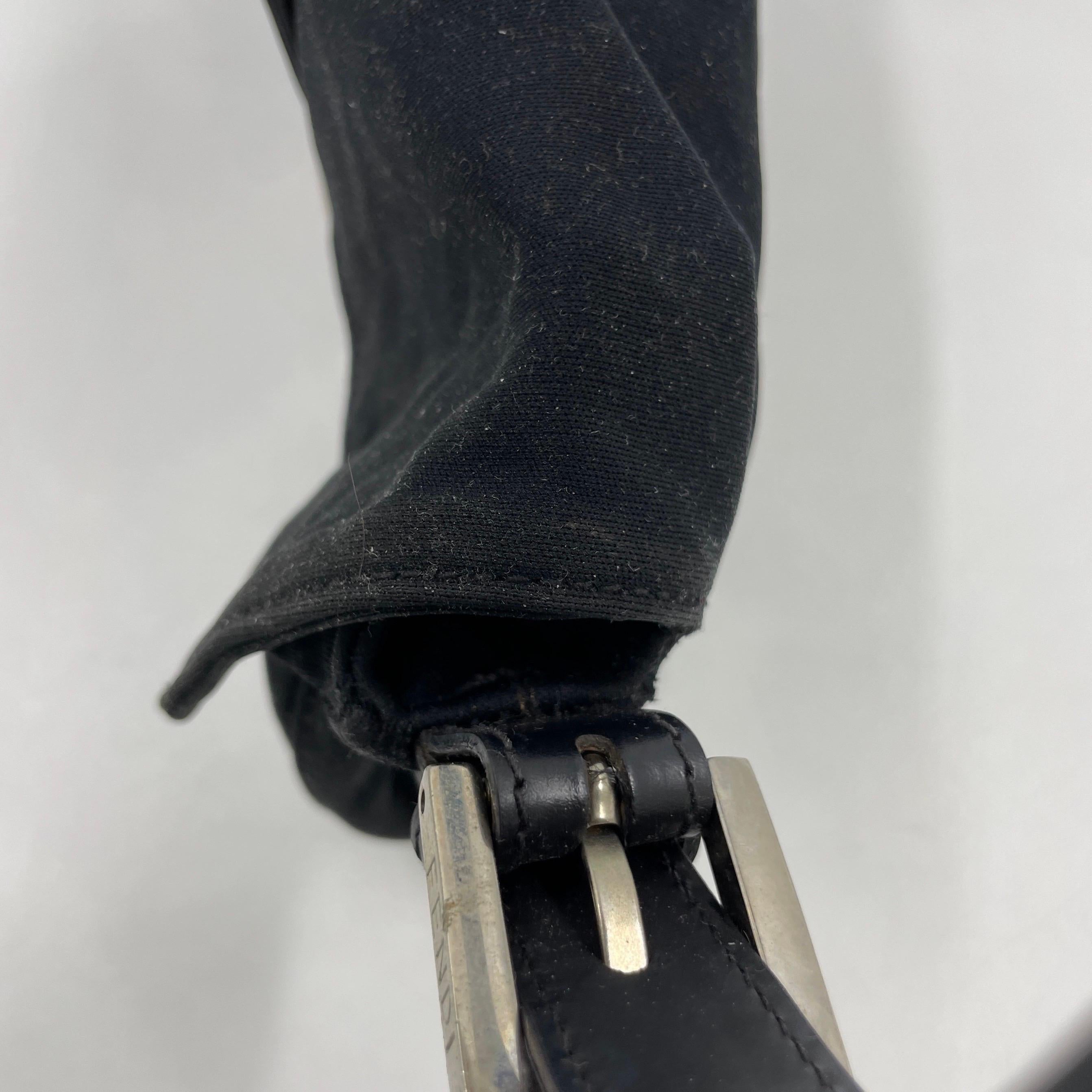 FENDI Baguette Vintage Schwarzes Tuch Silber Hardware mit Silberbeschlägen im Angebot 6