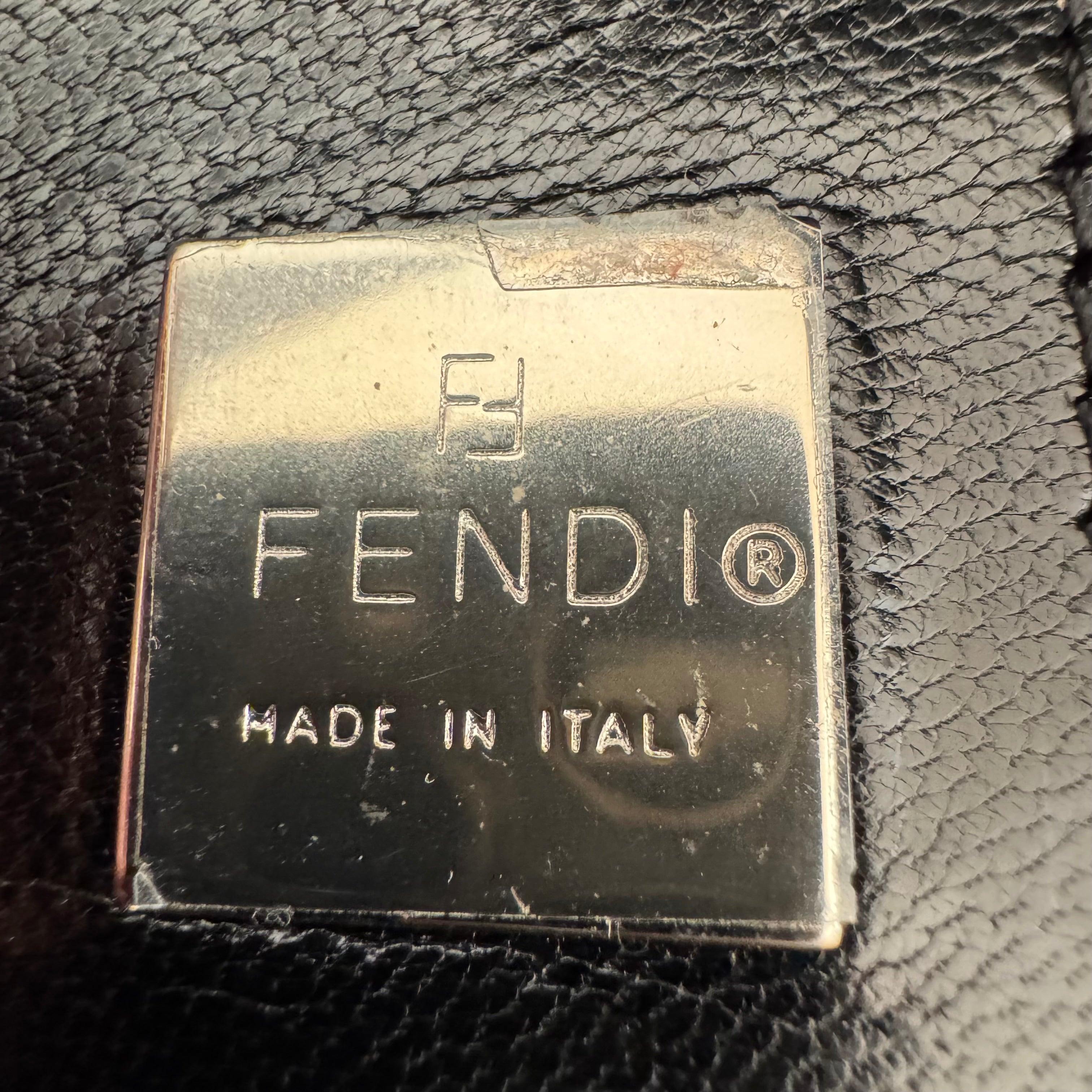 FENDI Baguette Vintage Tela Negra Herrajes Plateados 6