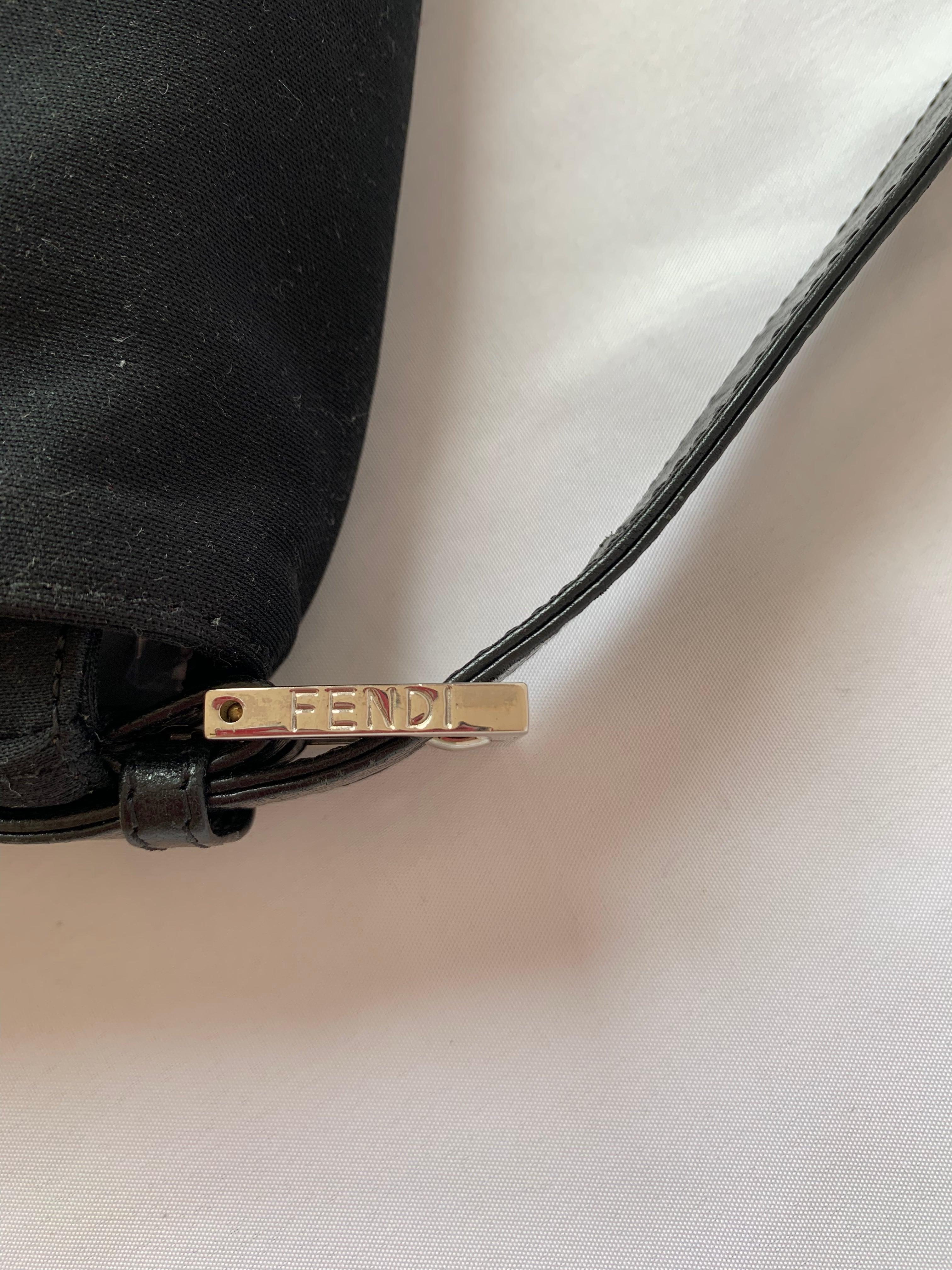 FENDI Baguette Vintage Tela Negra Herrajes Plateados 7