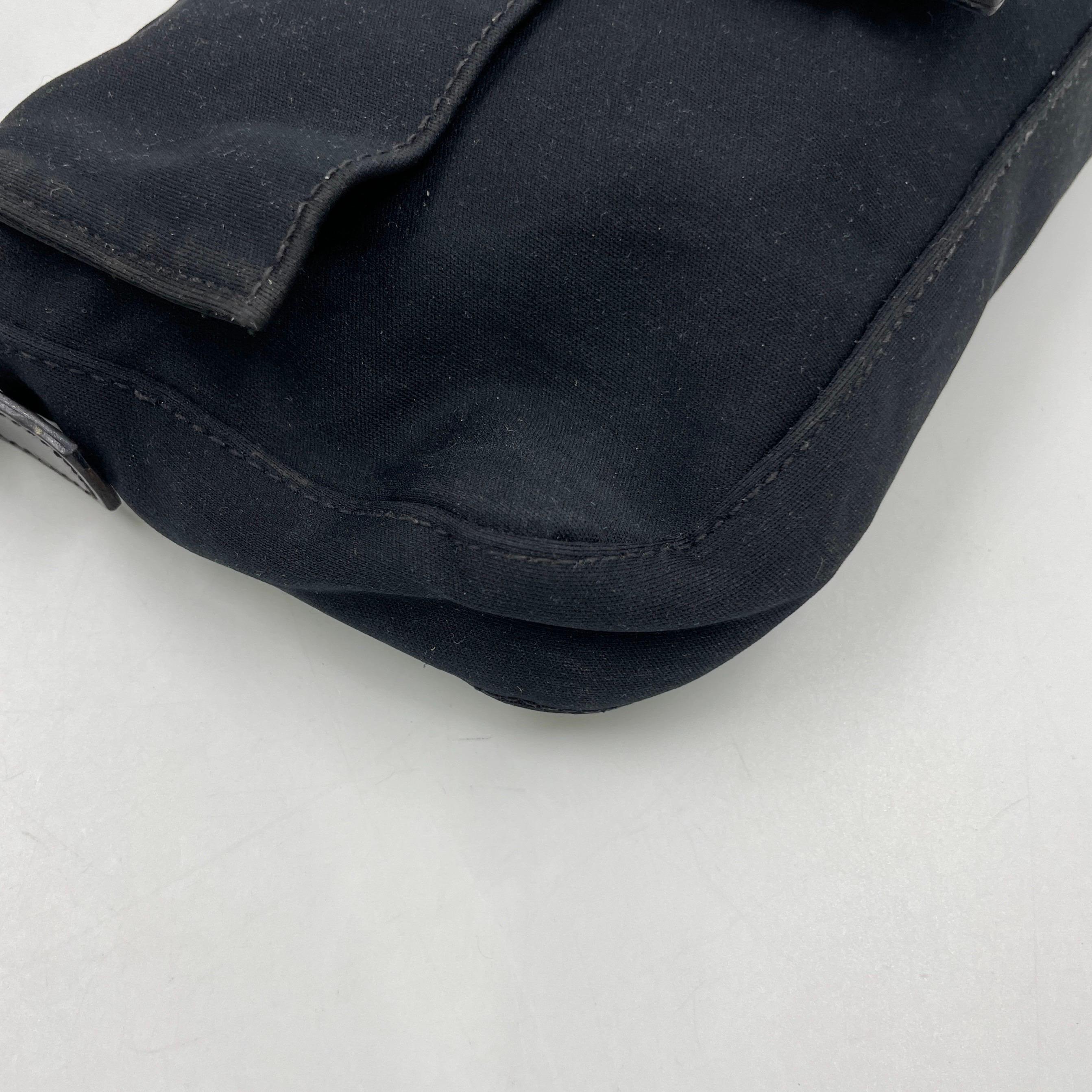 FENDI Baguette Vintage Schwarzes Tuch Silber Hardware mit Silberbeschlägen im Angebot 9