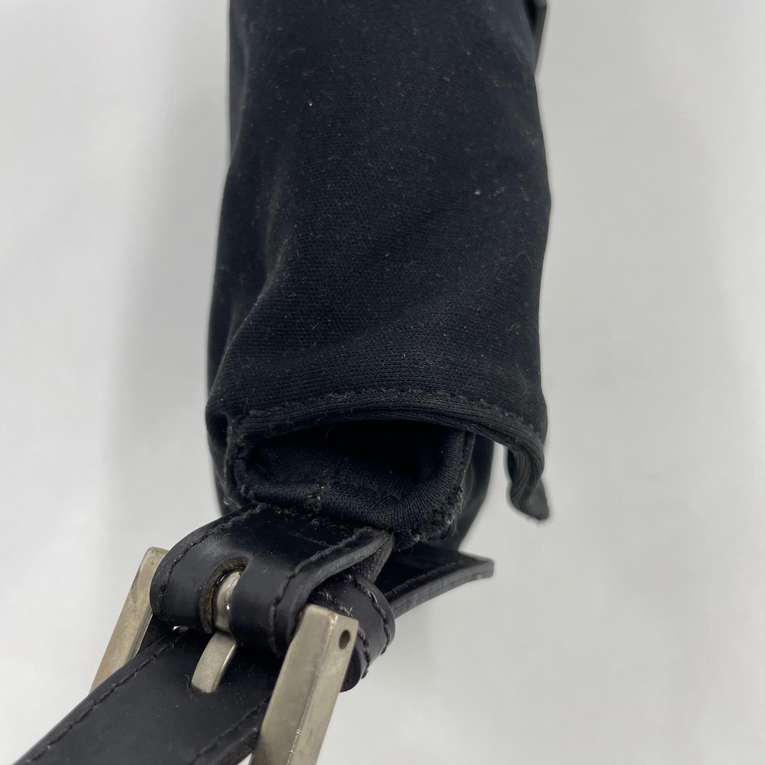 FENDI Baguette Vintage Schwarzes Tuch Silber Hardware mit Silberbeschlägen im Angebot 16