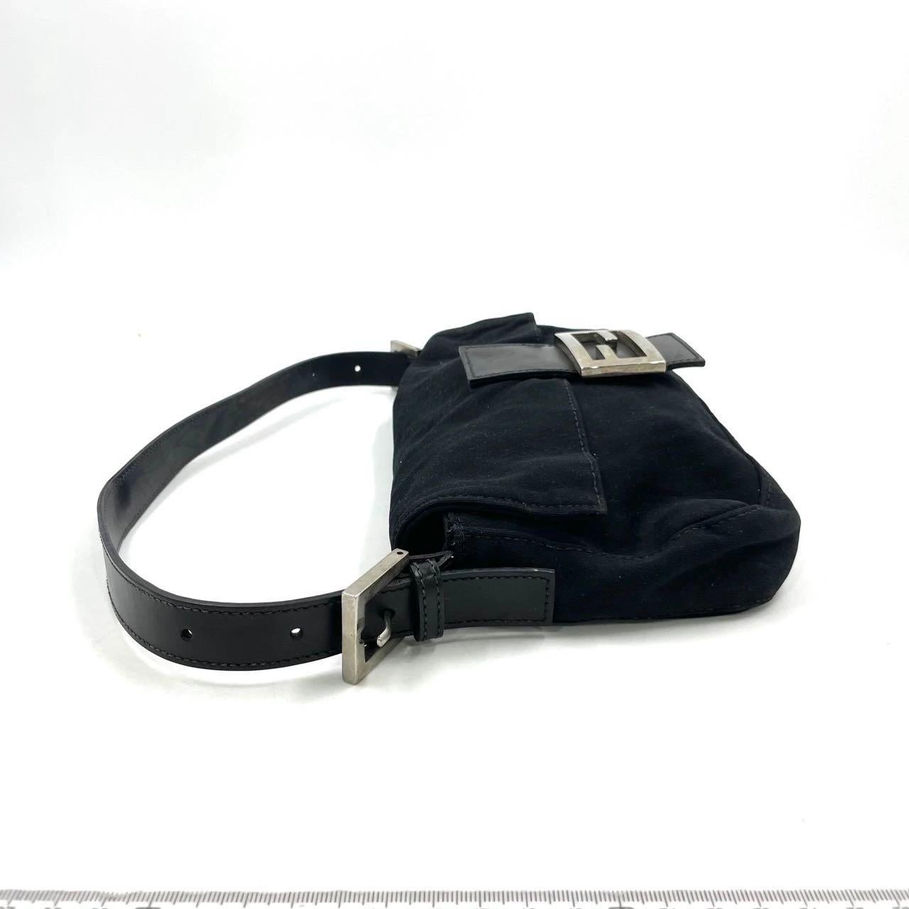 FENDI Baguette Vintage Schwarzes Tuch Silber Hardware mit Silberbeschlägen im Zustand „Gut“ im Angebot in AUBERVILLIERS, FR