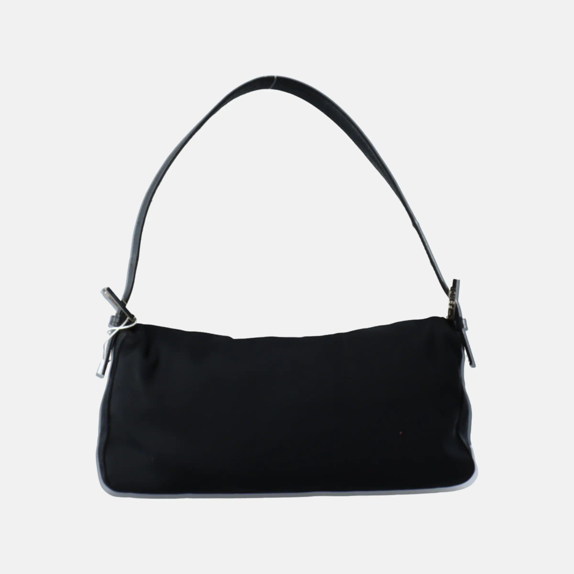 FENDI Baguette Vintage Tela Negra Herrajes Plateados en Excelente Estado en AUBERVILLIERS, FR