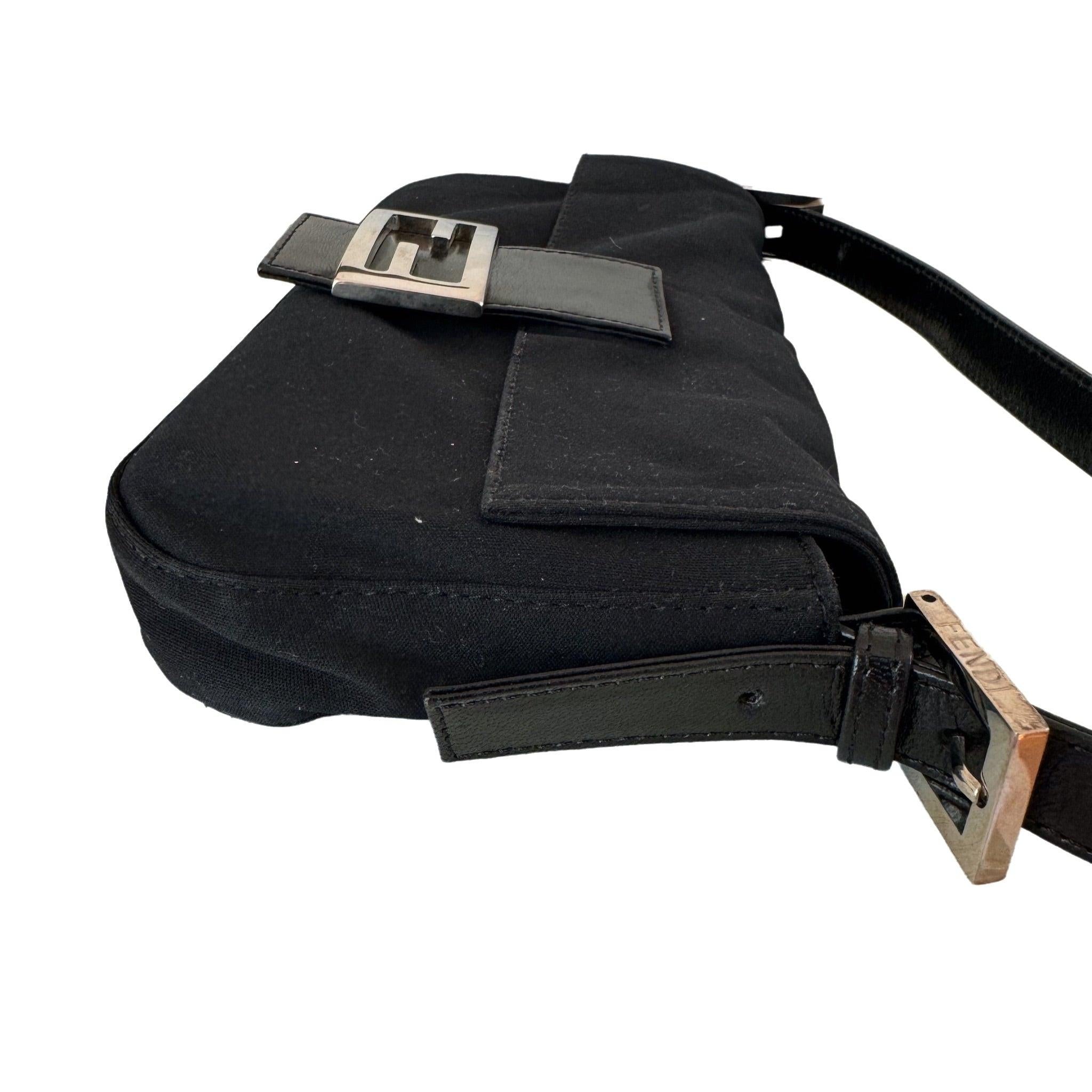 FENDI Baguette Vintage Tela Negra Herrajes Plateados en Bueno Estado en AUBERVILLIERS, FR