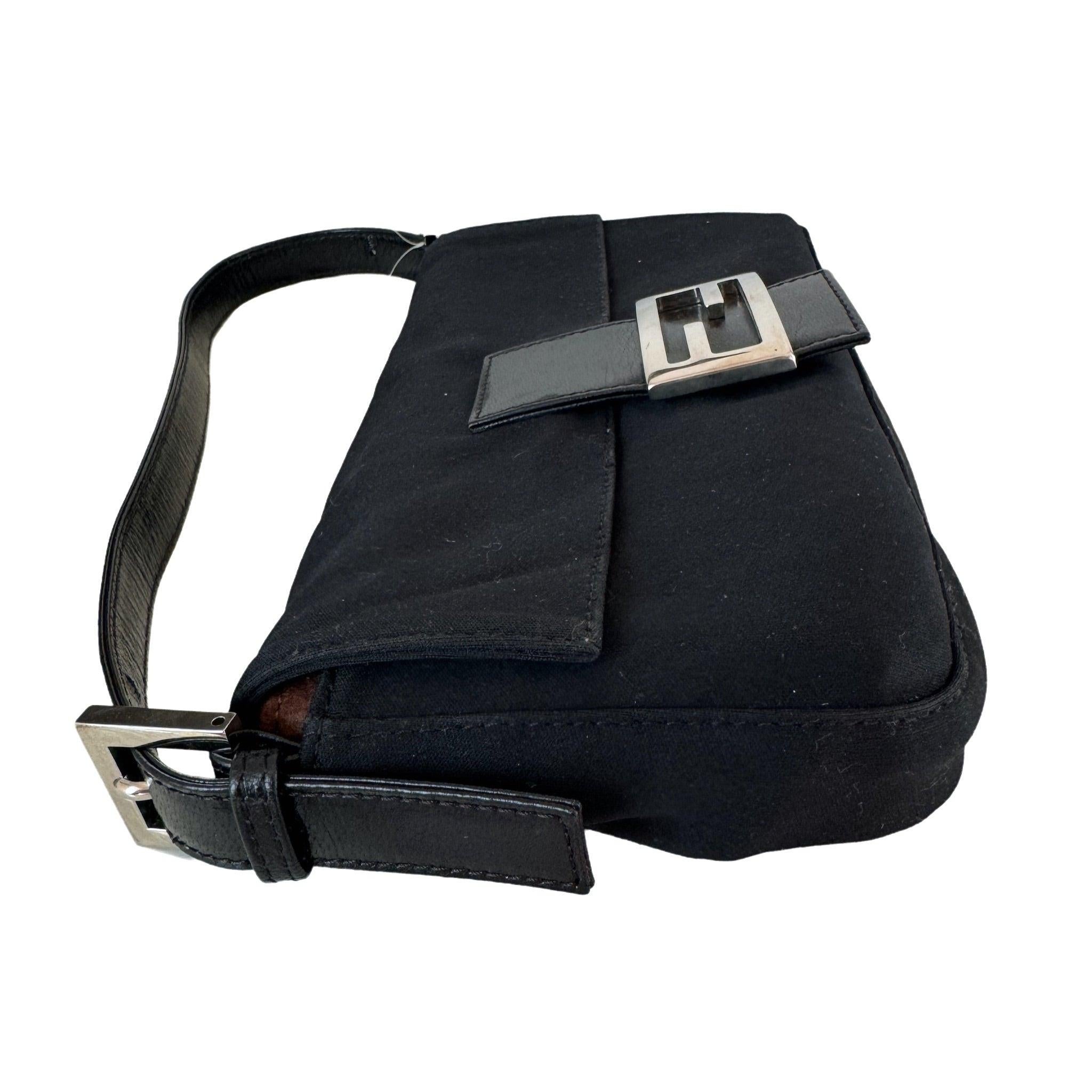 FENDI Baguette Vintage Tela Negra Herrajes Plateados 1