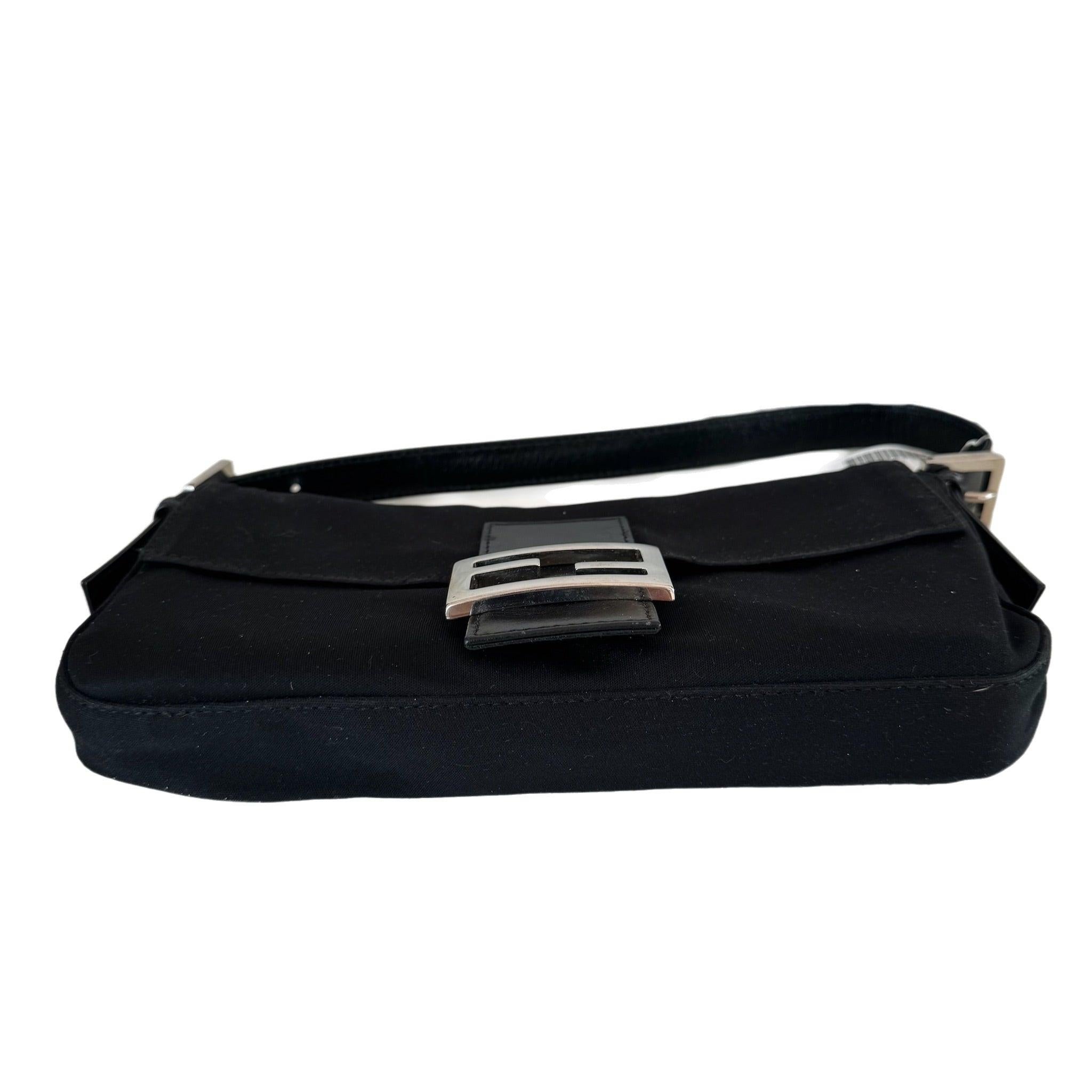 FENDI Baguette Vintage Tela Negra Herrajes Plateados 2