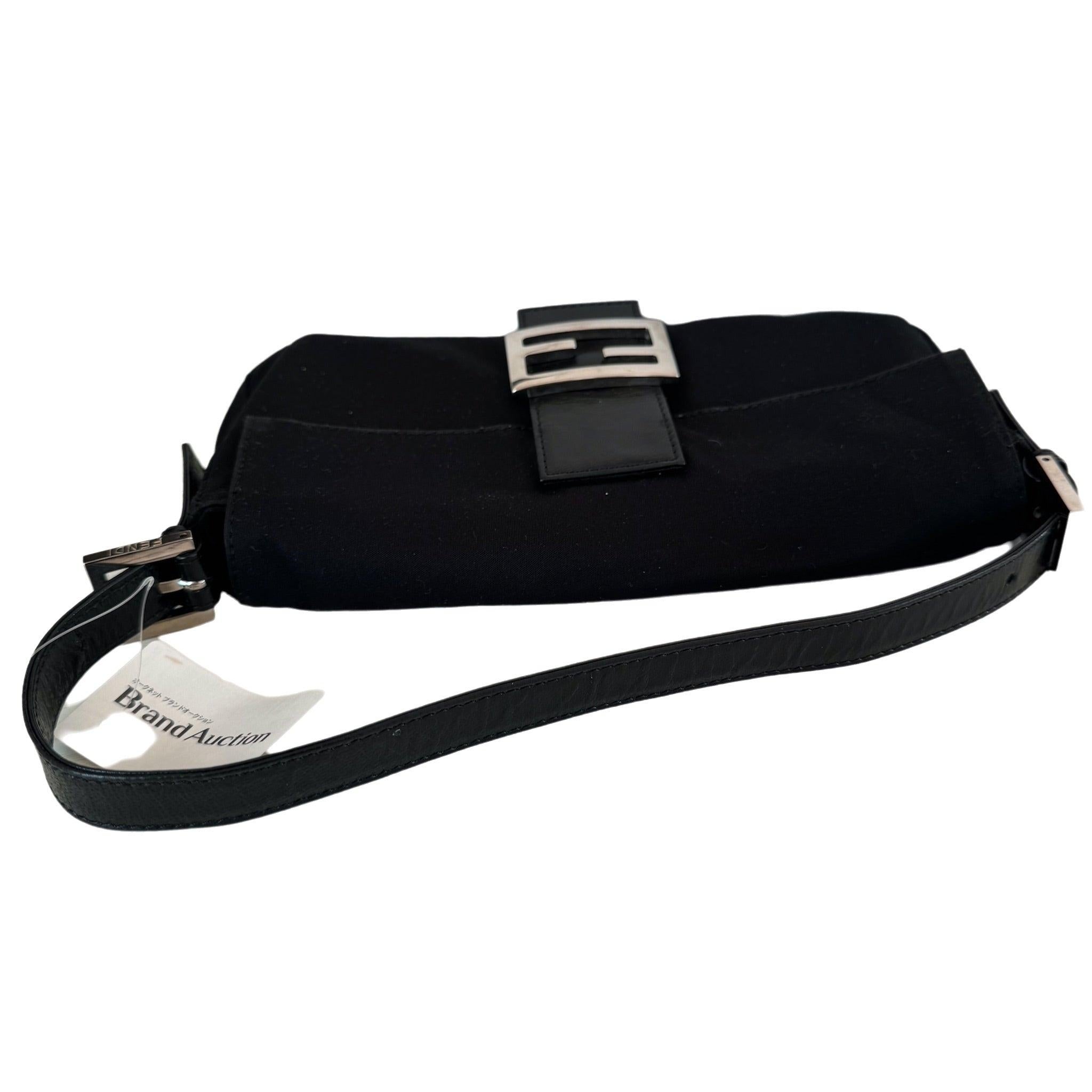 FENDI Baguette Vintage Tela Negra Herrajes Plateados 3