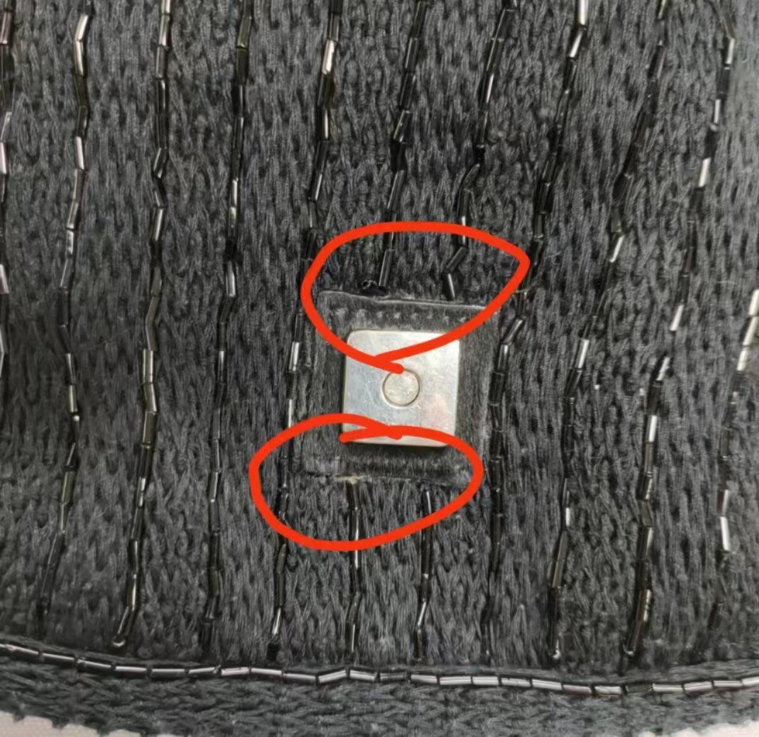 Bolso bandolera Fendi Baguette Vintage negro con cuentas de purpurina y tela de punto en venta 4