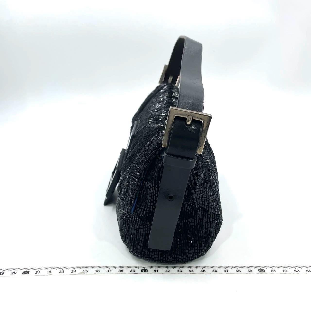 Fendi Baguette Vintage Black Glitter Beads Shoulder Bag Blue Satin Interior In Good Condition For Sale In AUBERVILLIERS, FR