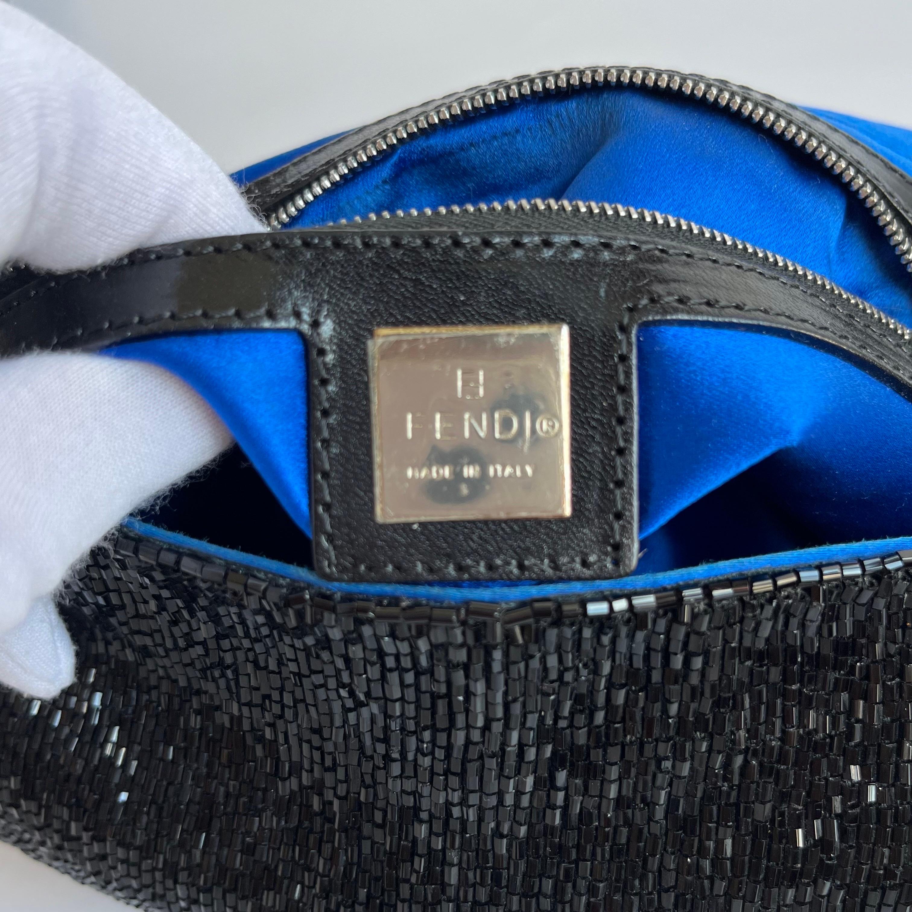 Fendi Baguette Vintage Schwarz Glitter Beads Umhängetasche Blau Seide Interieur im Angebot 14
