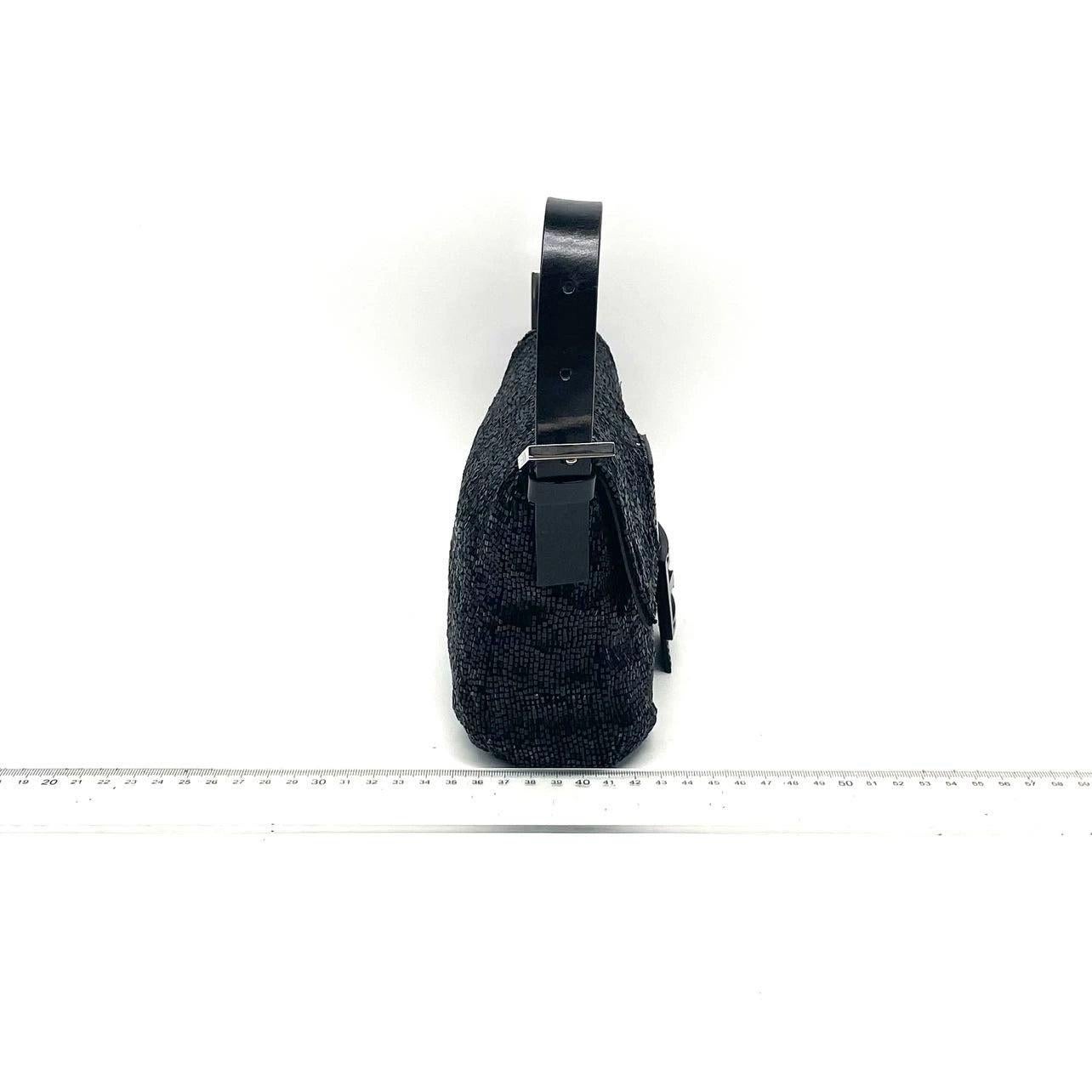 Fendi Baguette Vintage Black Glitter Beads Shoulder Bag In Good Condition In AUBERVILLIERS, FR
