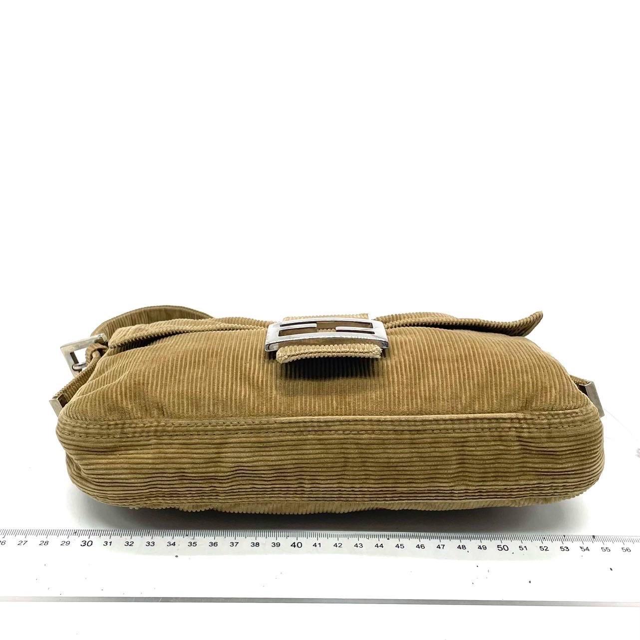 FENDI Baguette Vintage Corduroy Beige Brown Shoulder Bag For Sale 2