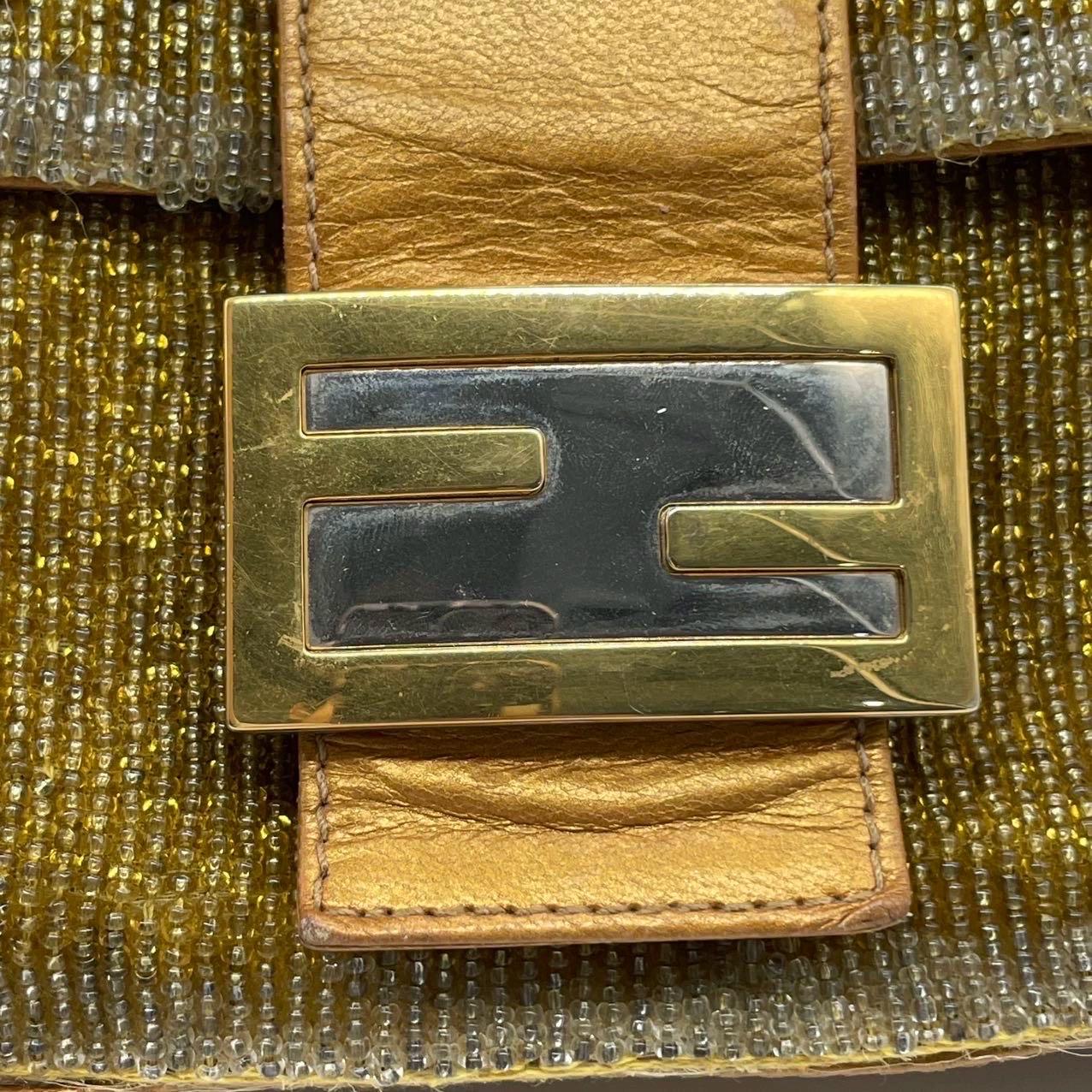 Fendi Baguette Vintage Gold Perlen und Gold schillernden Leder im Angebot 5