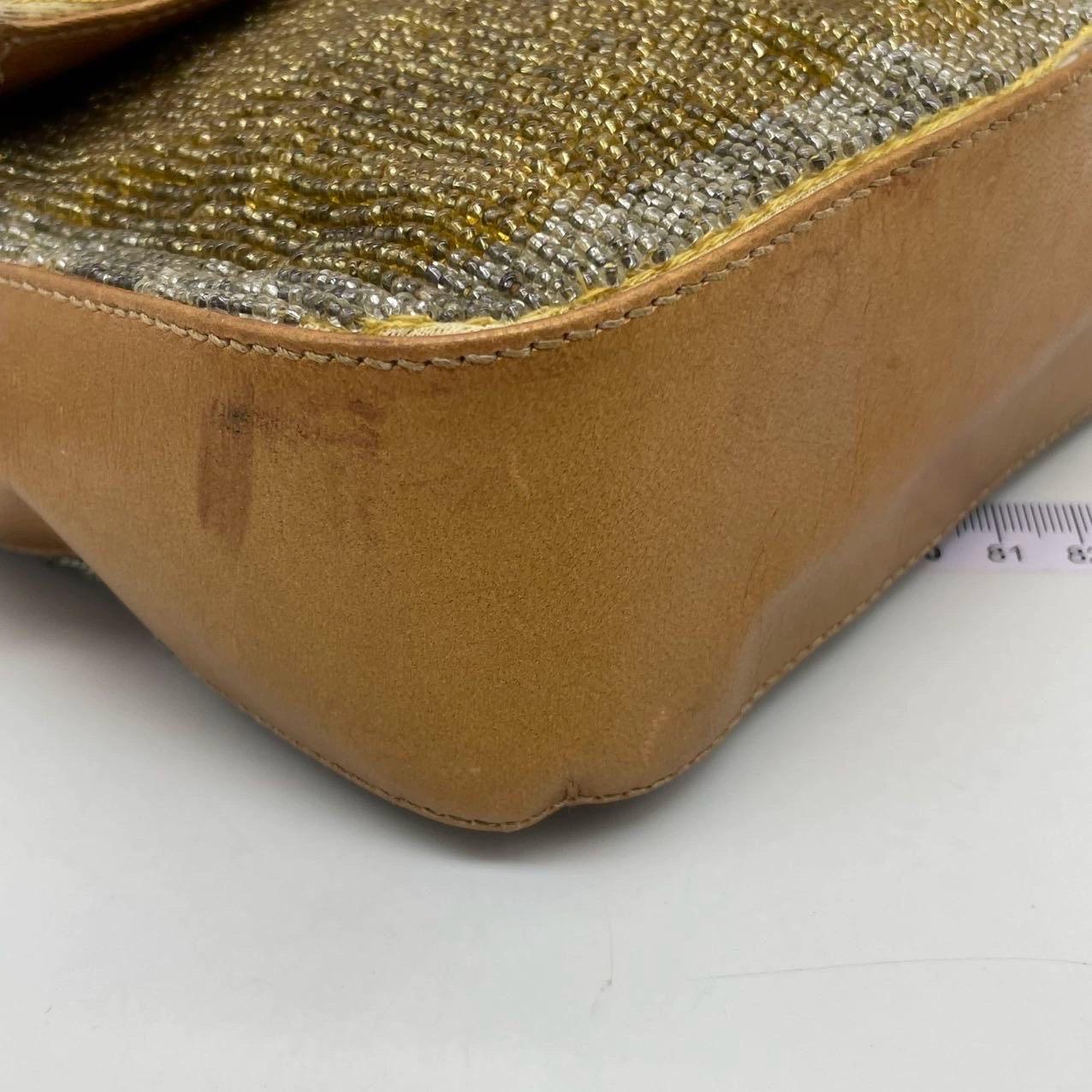 Fendi Baguette Vintage Gold Perlen und Gold schillernden Leder im Angebot 7