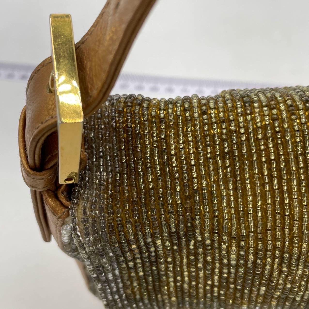 Fendi Baguette Vintage Gold Perlen und Gold schillernden Leder im Angebot 8