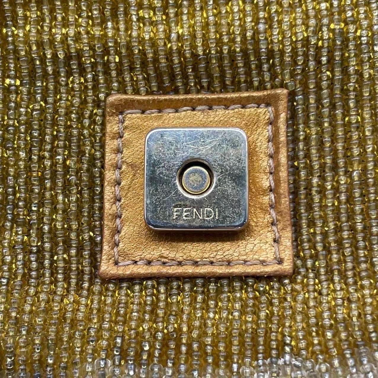 Fendi Baguette Vintage Gold Perlen und Gold schillernden Leder im Angebot 12