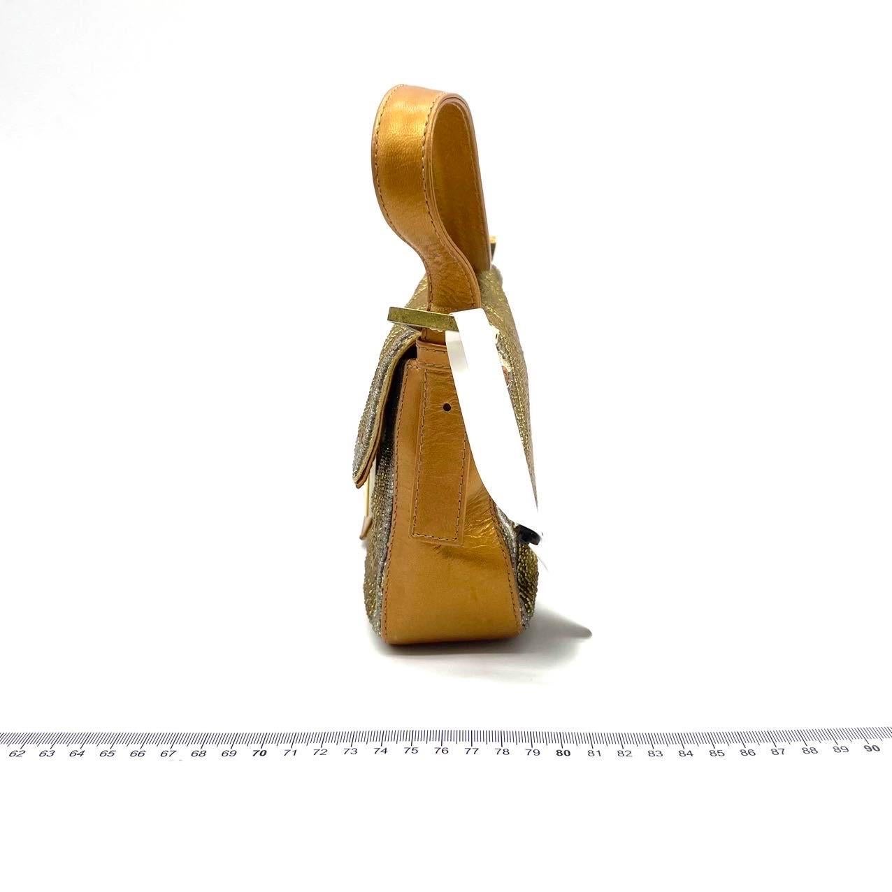 Fendi Baguette Vintage Gold Perlen und Gold schillernden Leder im Angebot 1