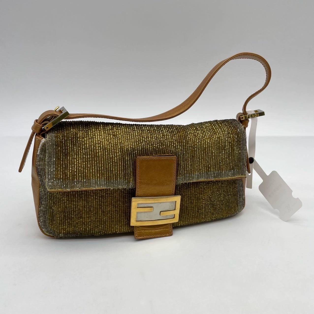 Fendi Baguette Vintage Gold Perlen und Gold schillernden Leder im Angebot 2