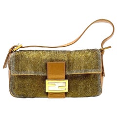 Fendi Baguette Vintage con perle d'oro e pelle cangiante d'oro