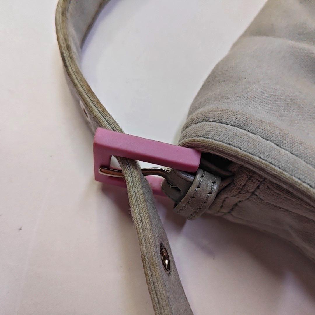 FENDI Baguette Vintage Pale Grey Cloth Pink Buckle For Sale 4