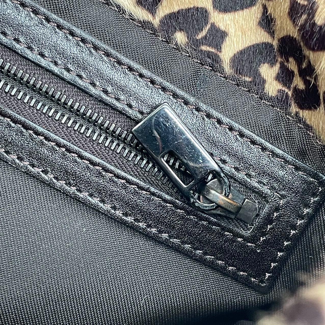 Fendi - Baguette Vintage - Sac à bandoulière à double rabat en poils de poney en vente 9