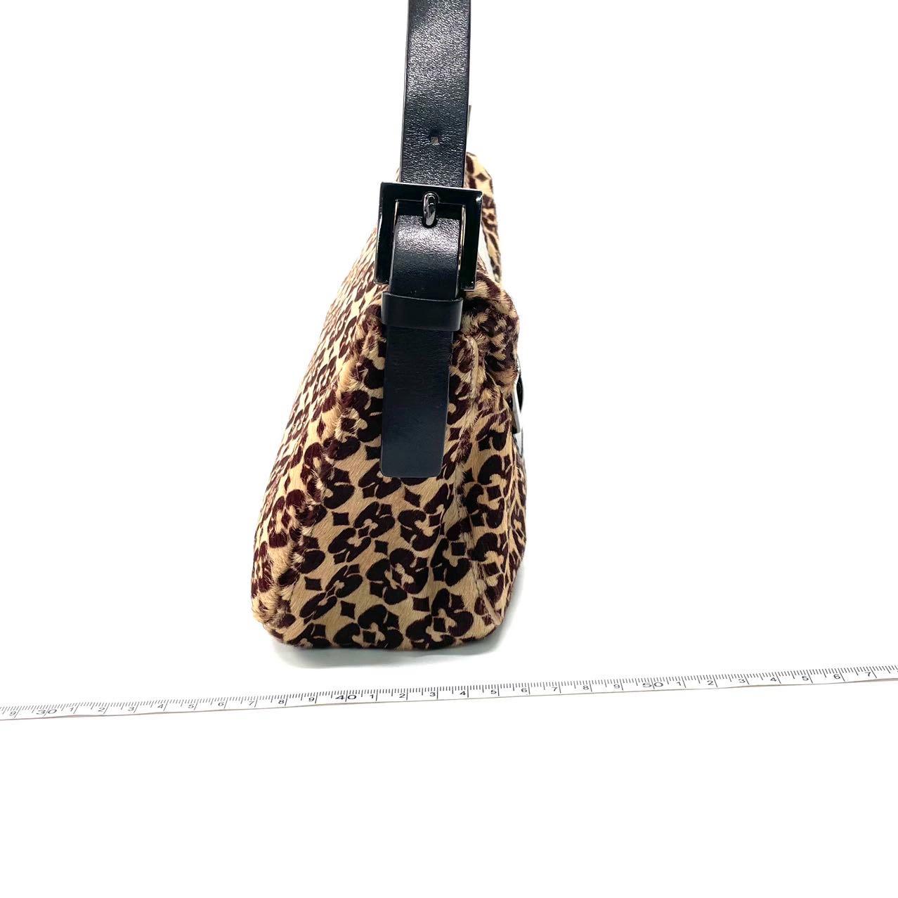 Fendi - Baguette Vintage - Sac à bandoulière à double rabat en poils de poney Pour femmes en vente