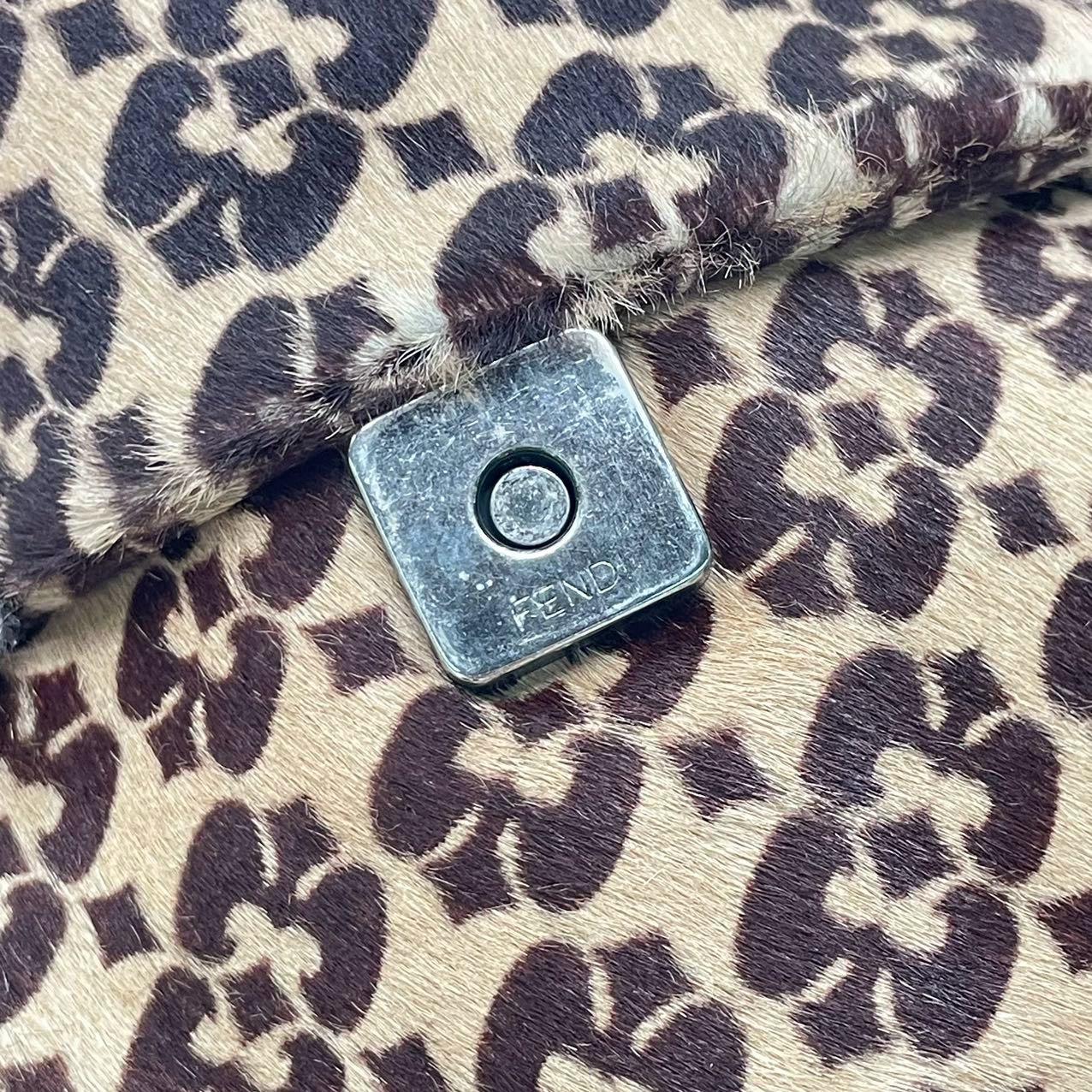 Fendi - Baguette Vintage - Sac à bandoulière à double rabat en poils de poney en vente 4