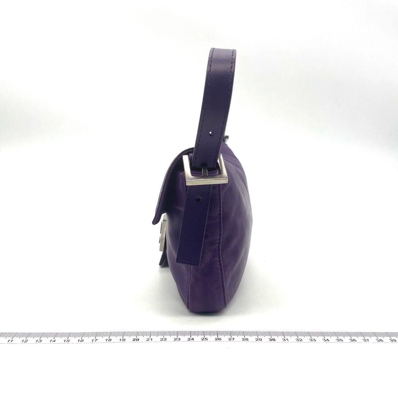 Fendi Baguette Vintage Purple Lambskin Leather Shoulder Bag Silver Hardware im Zustand „Gut“ im Angebot in AUBERVILLIERS, FR