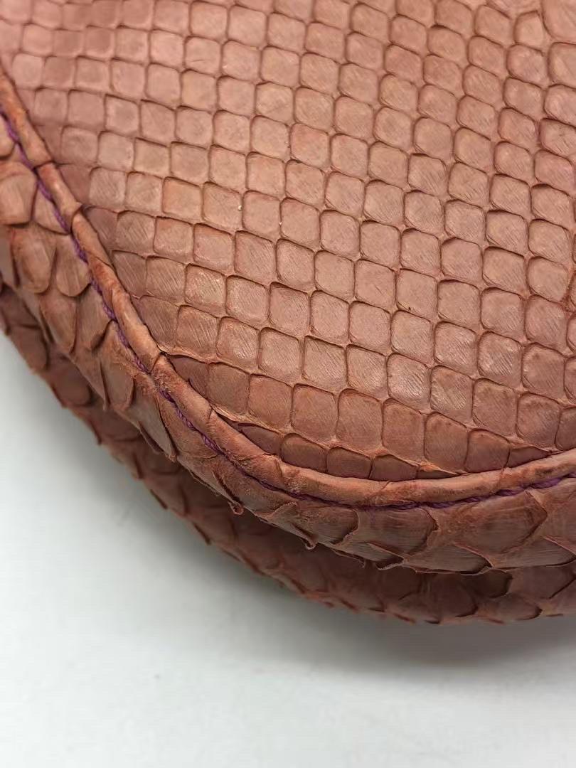 FENDI Sac à bandoulière vintage baguette en cuir violet en vente 5