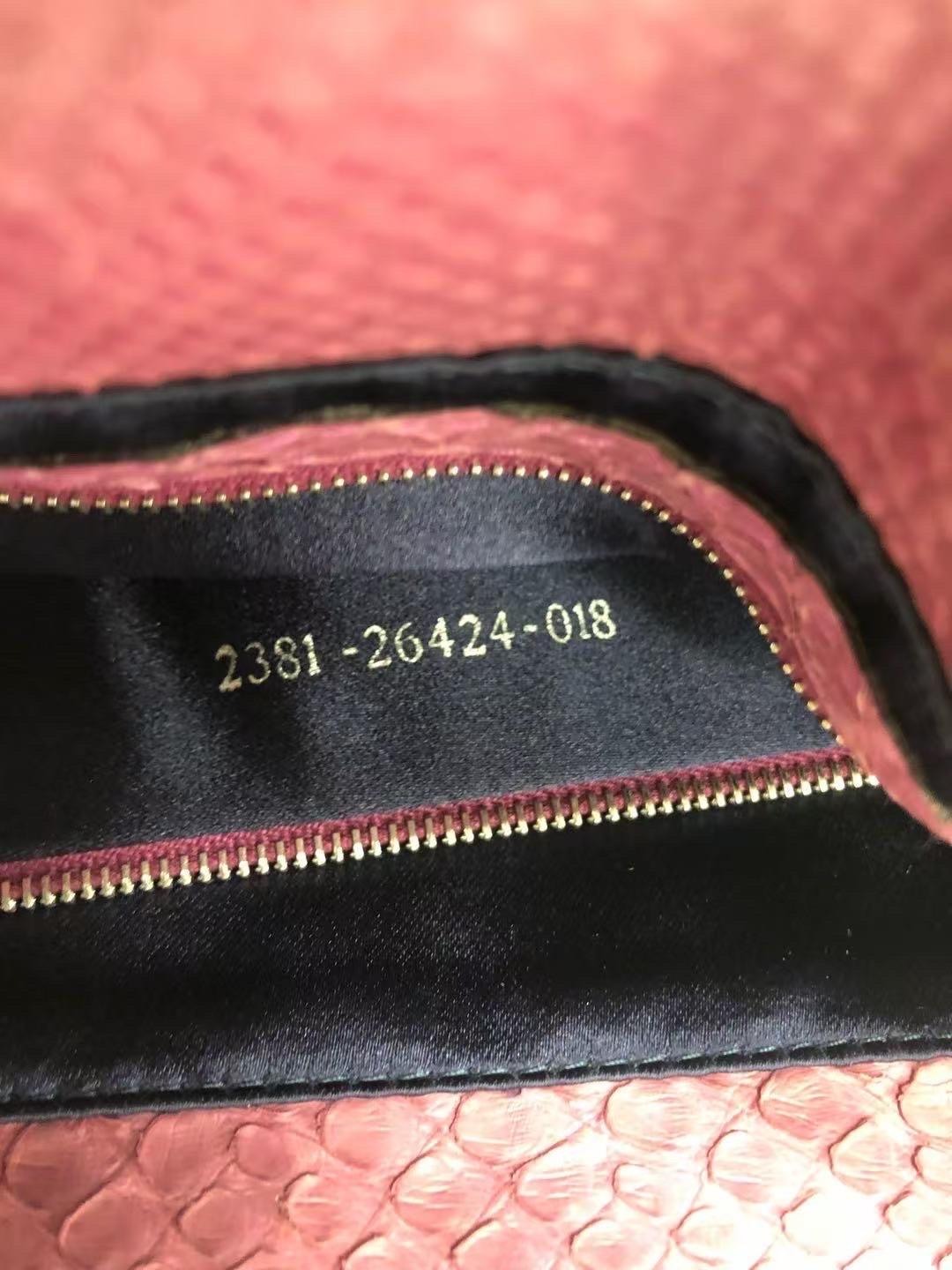 FENDI Sac à bandoulière vintage baguette en cuir violet en vente 7