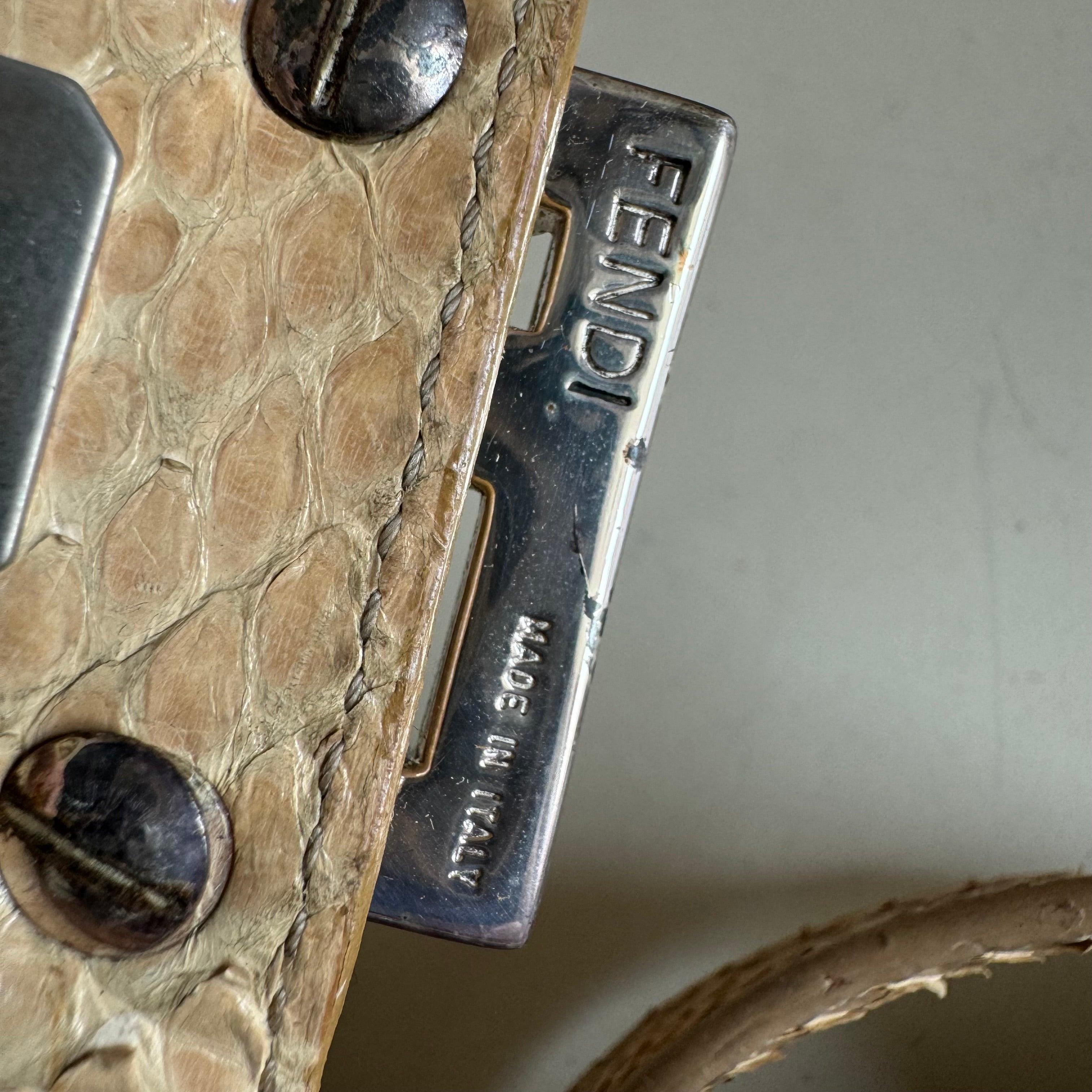 Fendi Baguette Vintage Raro Coleccionable Lentejuelas doradas y piel de pitón 8