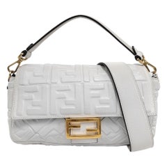Fendi Baguette Weiße Umhängetasche aus Lammfell und Leder Medium