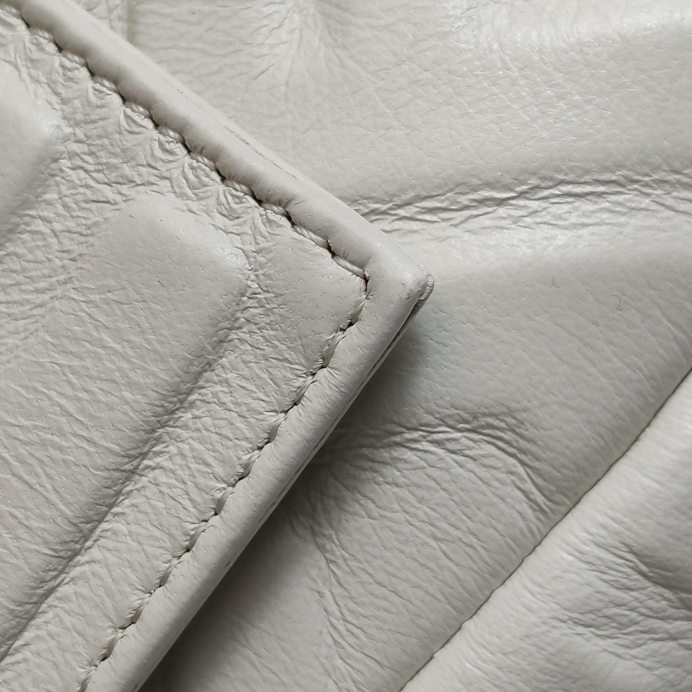 Fendi Baguette White Leather 3D FF Motif Crossbody Bag Large en vente 13