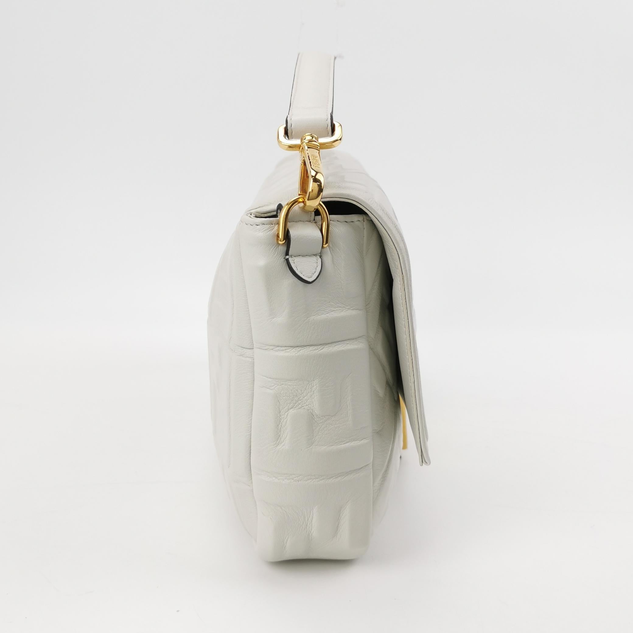 Fendi Baguette White Leather 3D FF Motif Crossbody Bag Large en vente 1