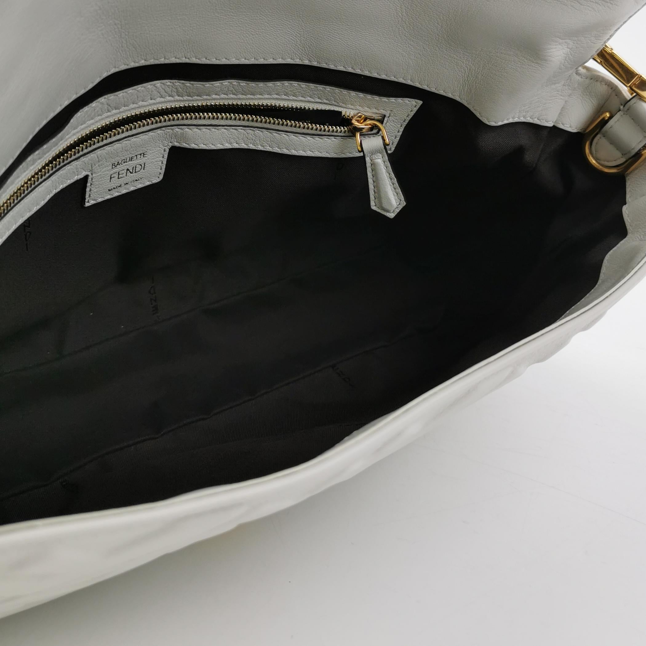 Fendi Baguette White Leather 3D FF Motif Crossbody Bag Large en vente 2