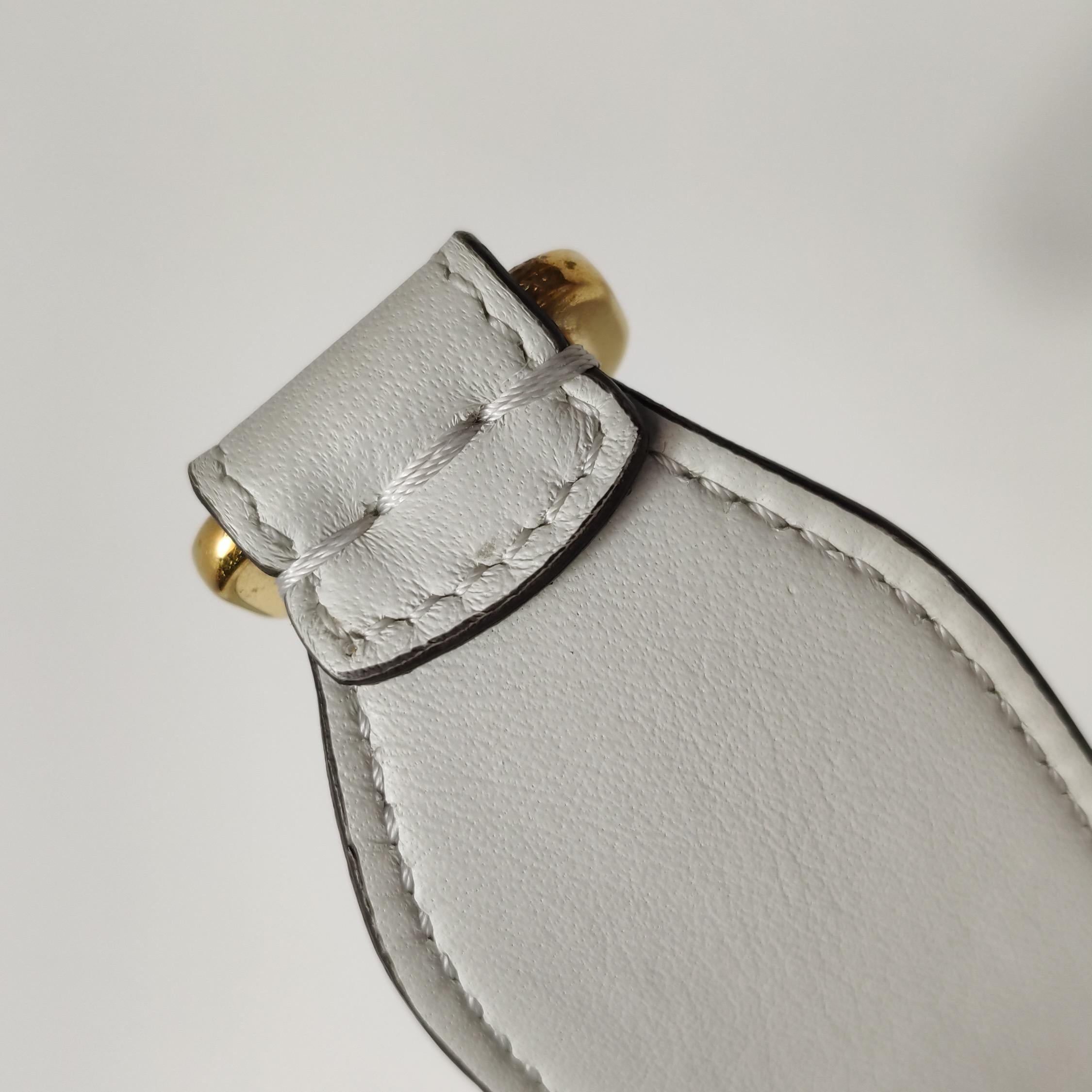 Fendi Baguette White Leather 3D FF Motif Crossbody Bag Large en vente 3